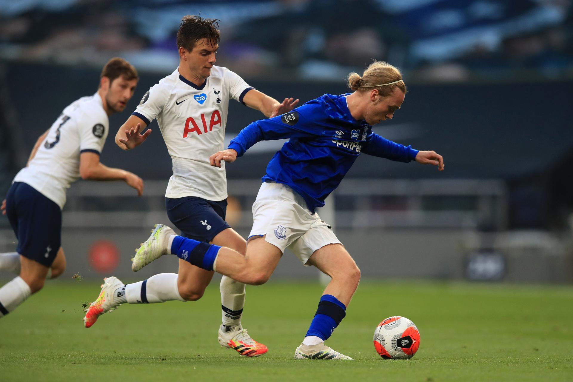 Tom Davies - 6: Recalled to make his 100th Premier League appearance, the midfielder was neat and tidy without any game-changing moments. Getty