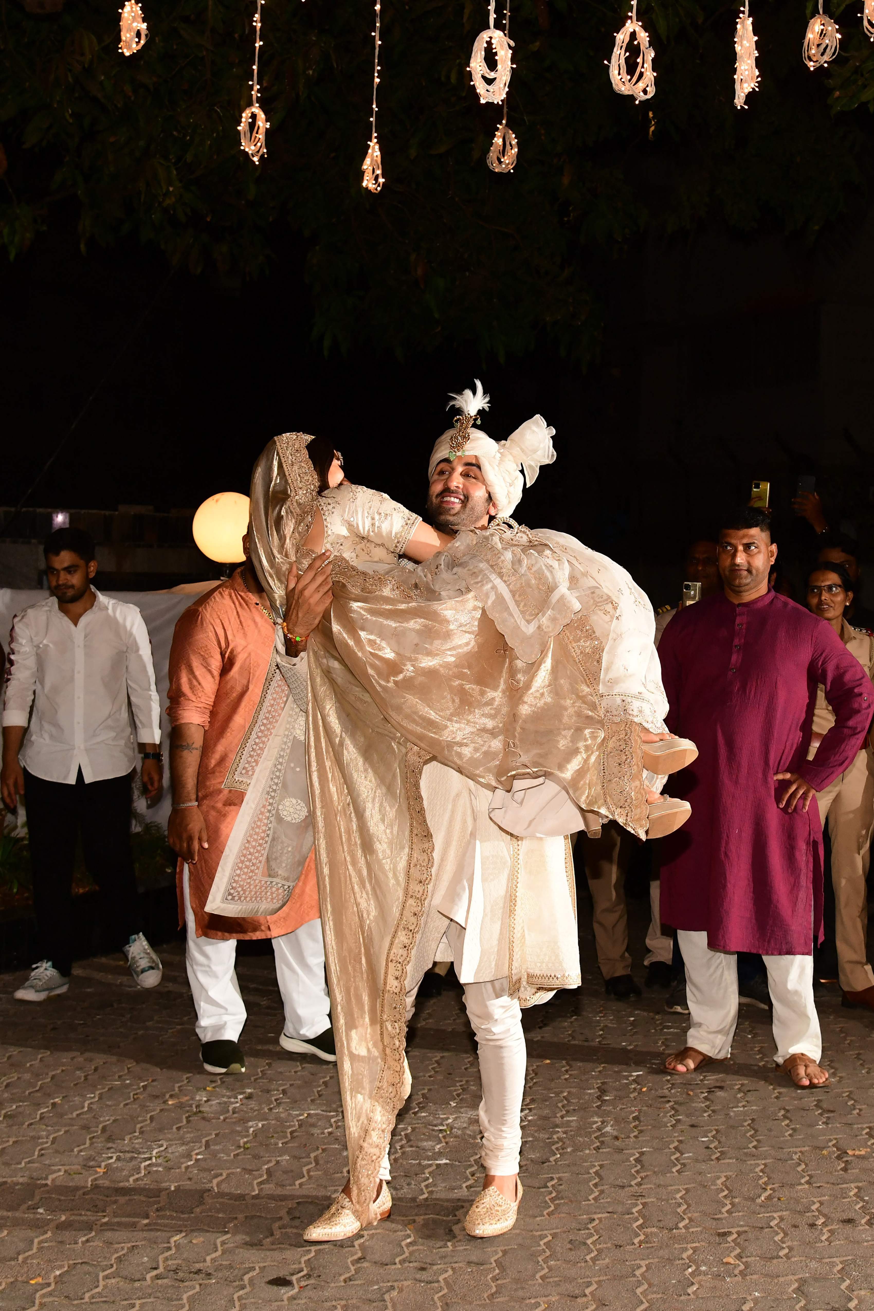 Initiative Towards World Kidney Day: Ranbir Kapoor And Alia Bhatt Pledge To  Donate Their Kidney!, image size:3400x5100