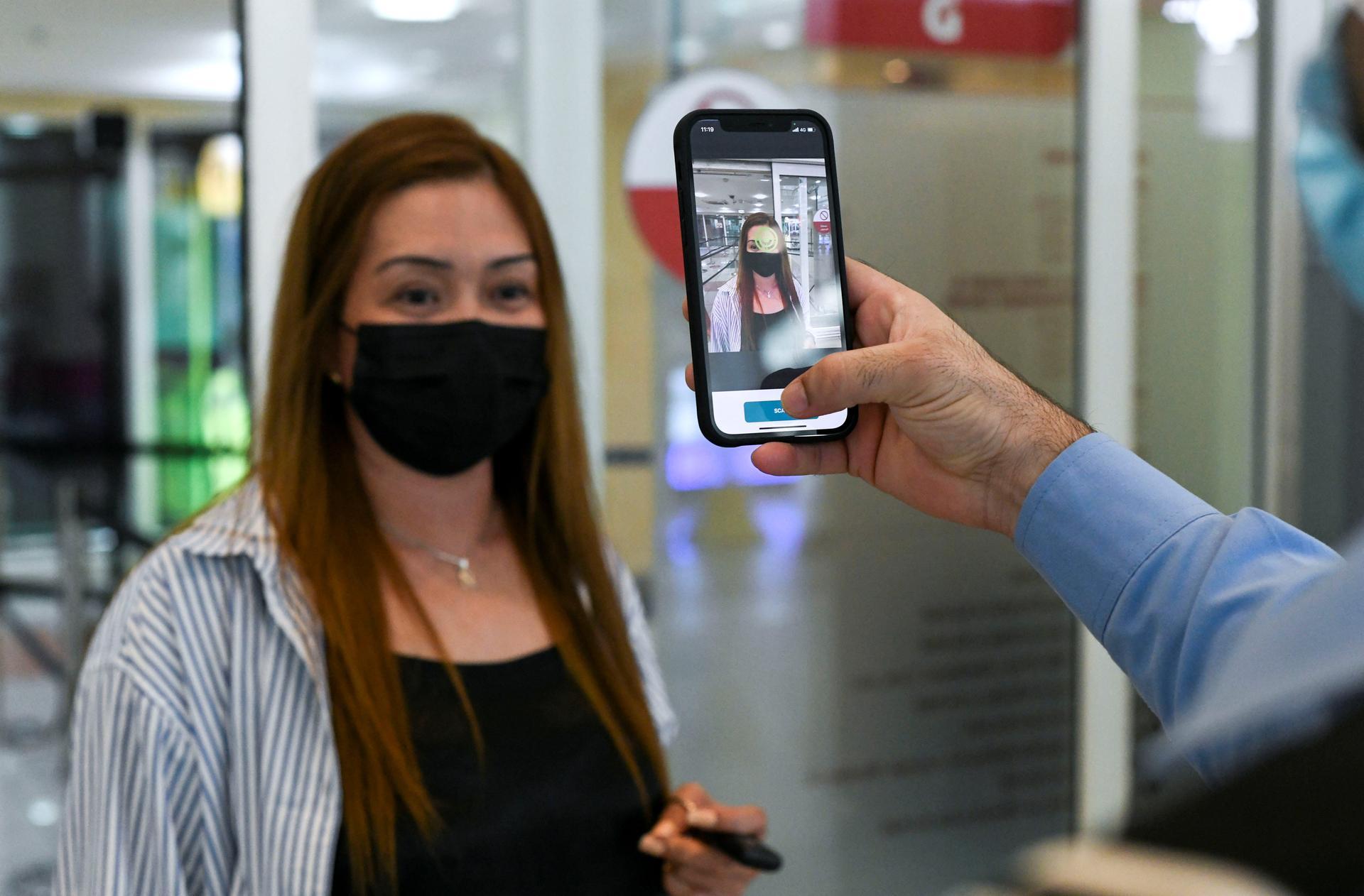 First glimpse of Abu Dhabi&#39;s facial scanners for Covid-19 in action
