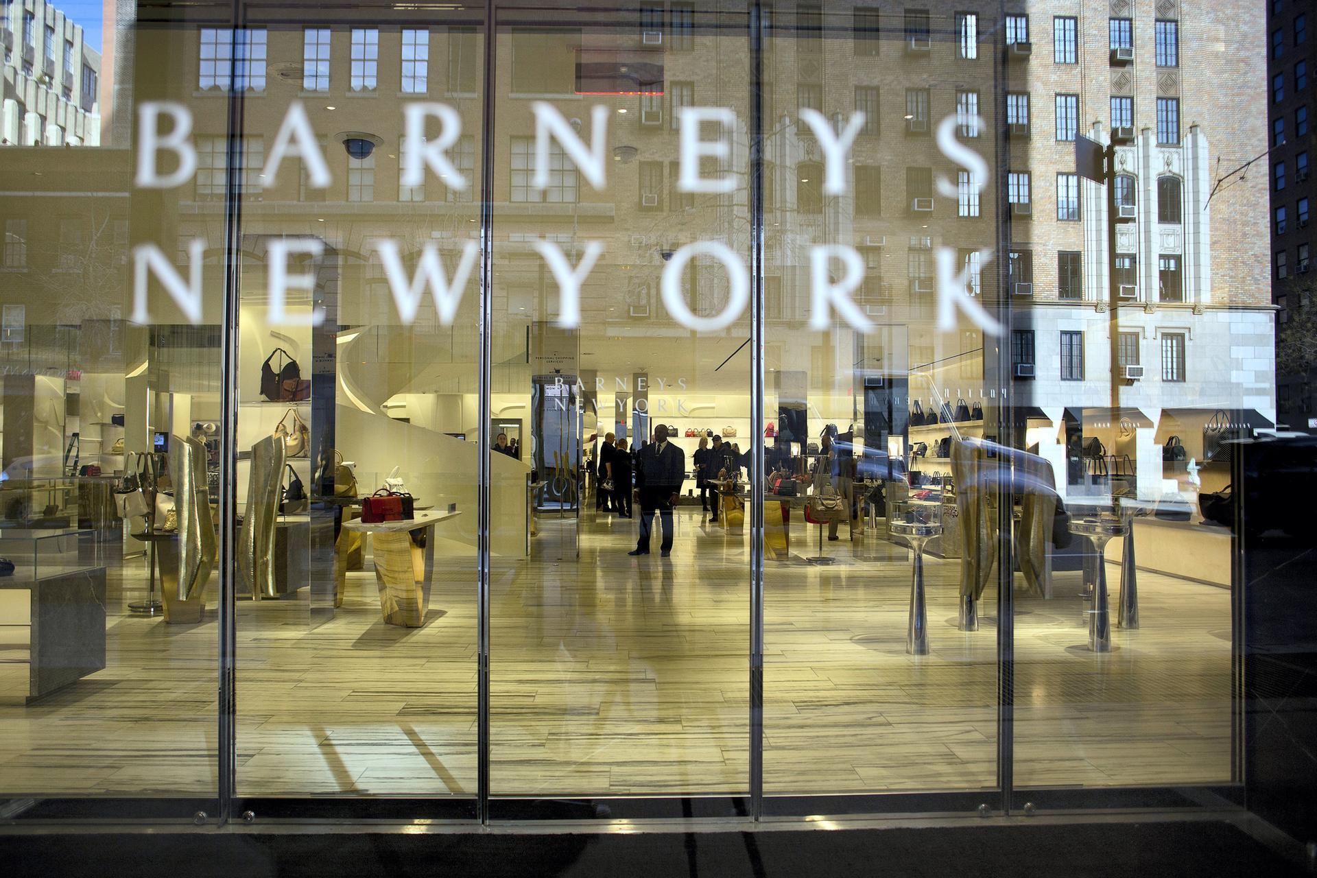 Barneys New York, Chicago – Visual Merchandising and Store Design