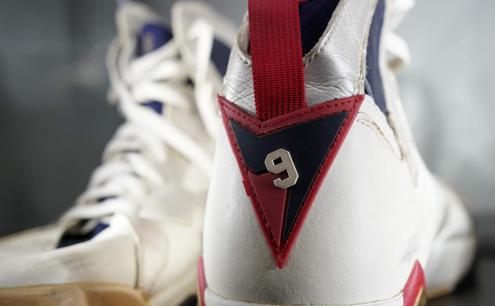 Michael Jordan's Game-Worn North Carolina Jersey Sold For $1.38 Million –  SportsLogos.Net News