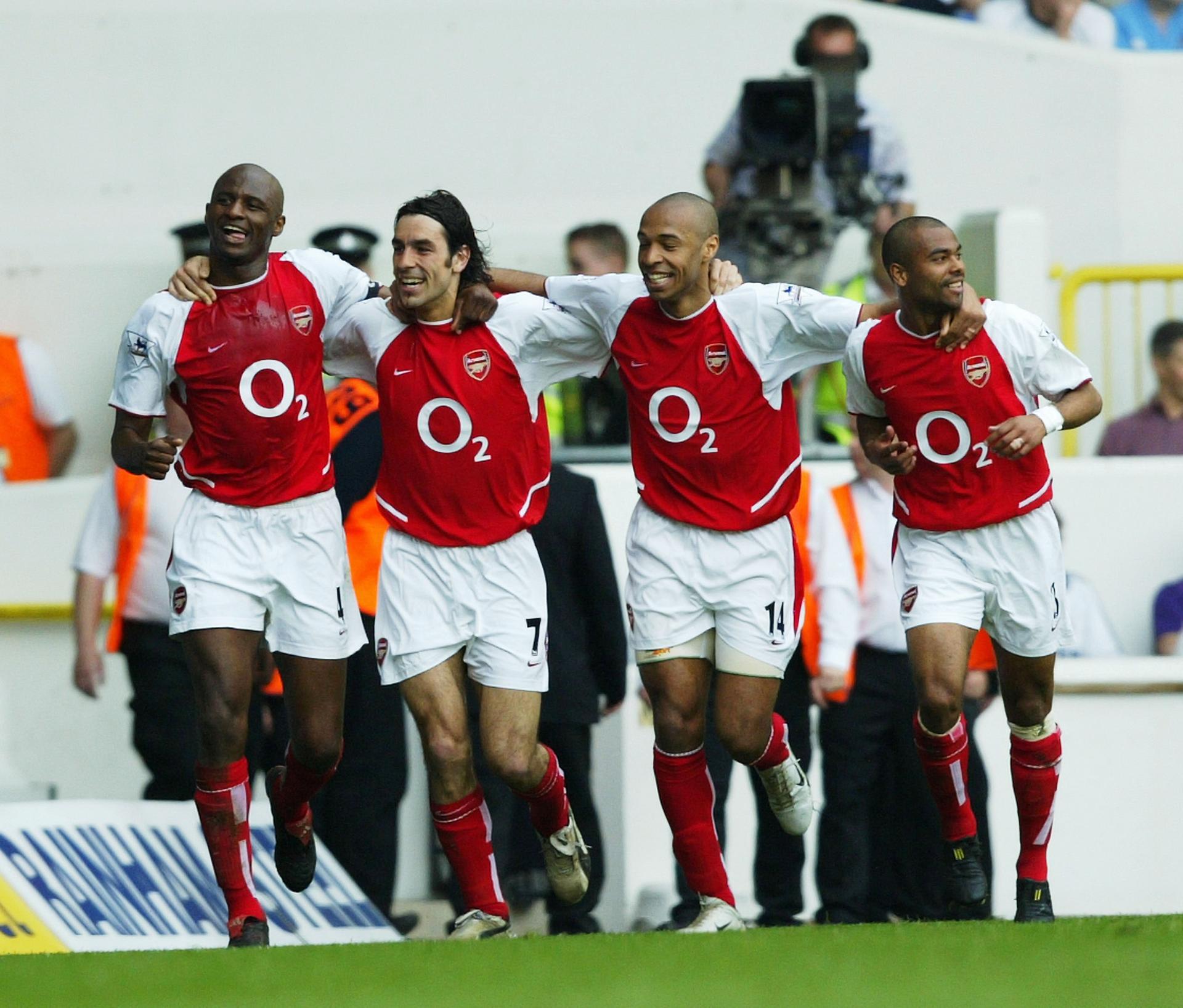 Thierry Henry 12 - Season 03/04 : Robbie Keane celebration a draw