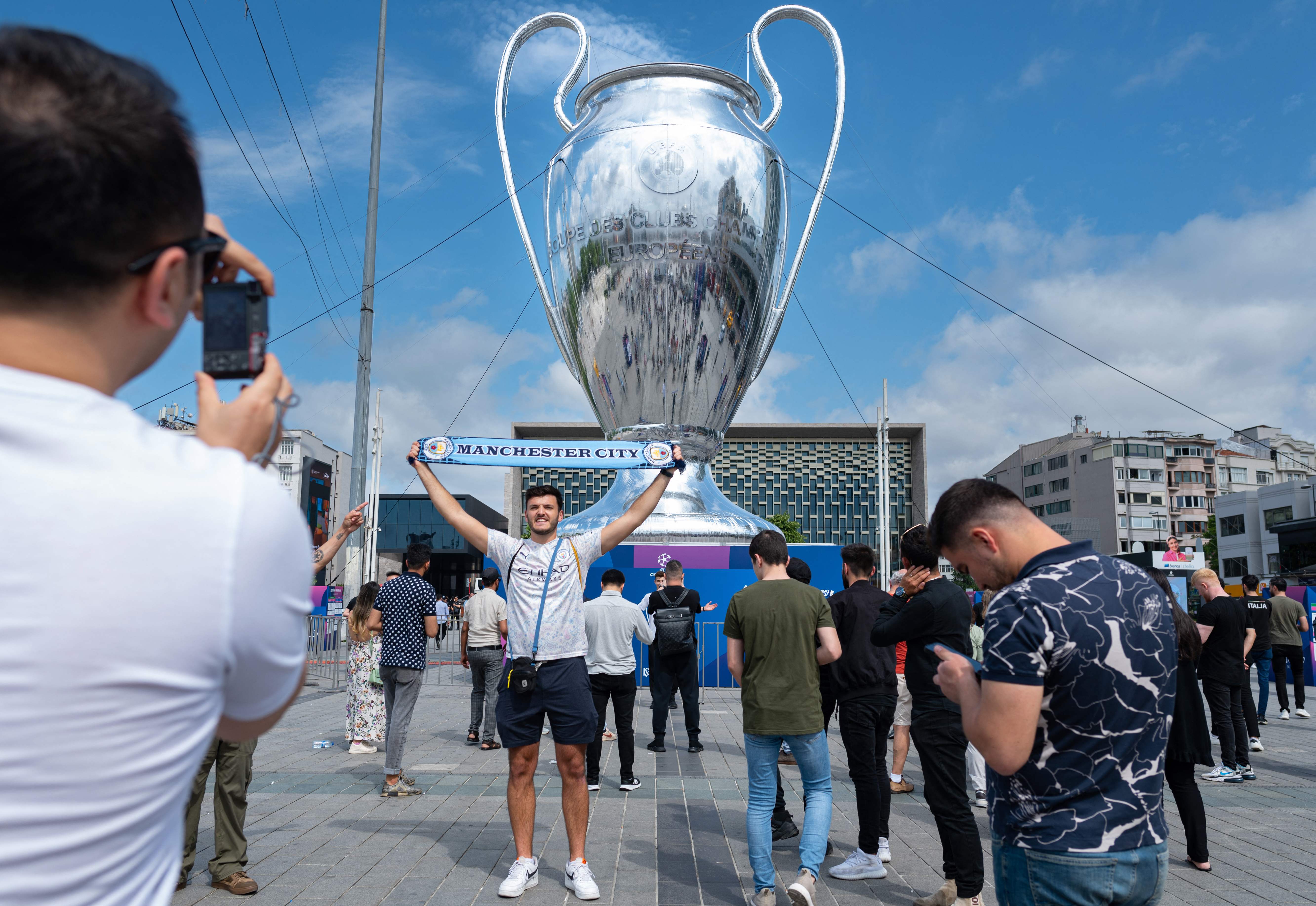 ISTANBUL - the UEFA Champions League trophy, Coupe des clubs