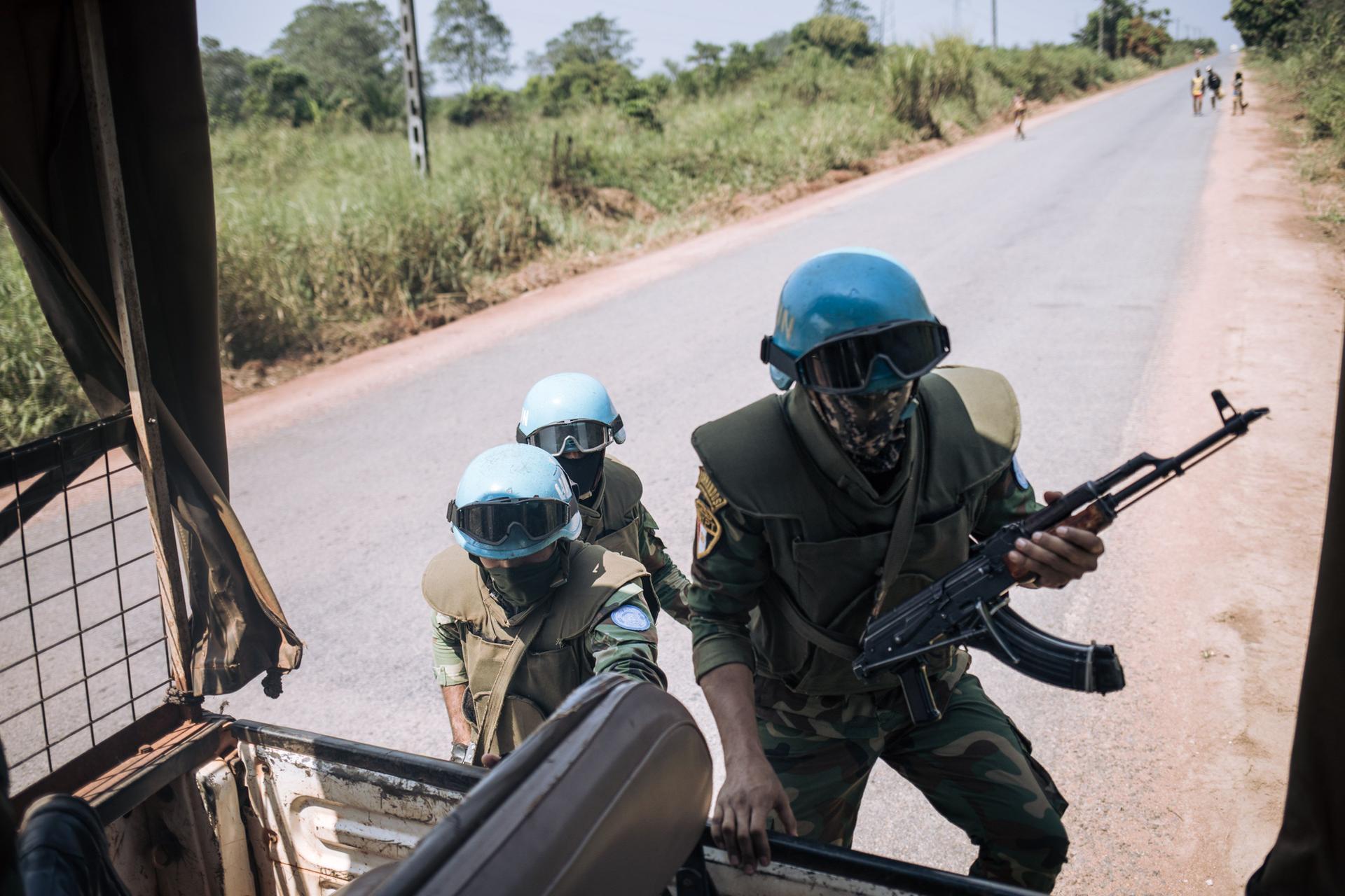 Egyptian commandos of the United Nations peacekeeping mission in the Central African Republic patrol on the outskirts of the capital, Bangui, on December 25, 2020, two days before presidential and legislative elections. AFP