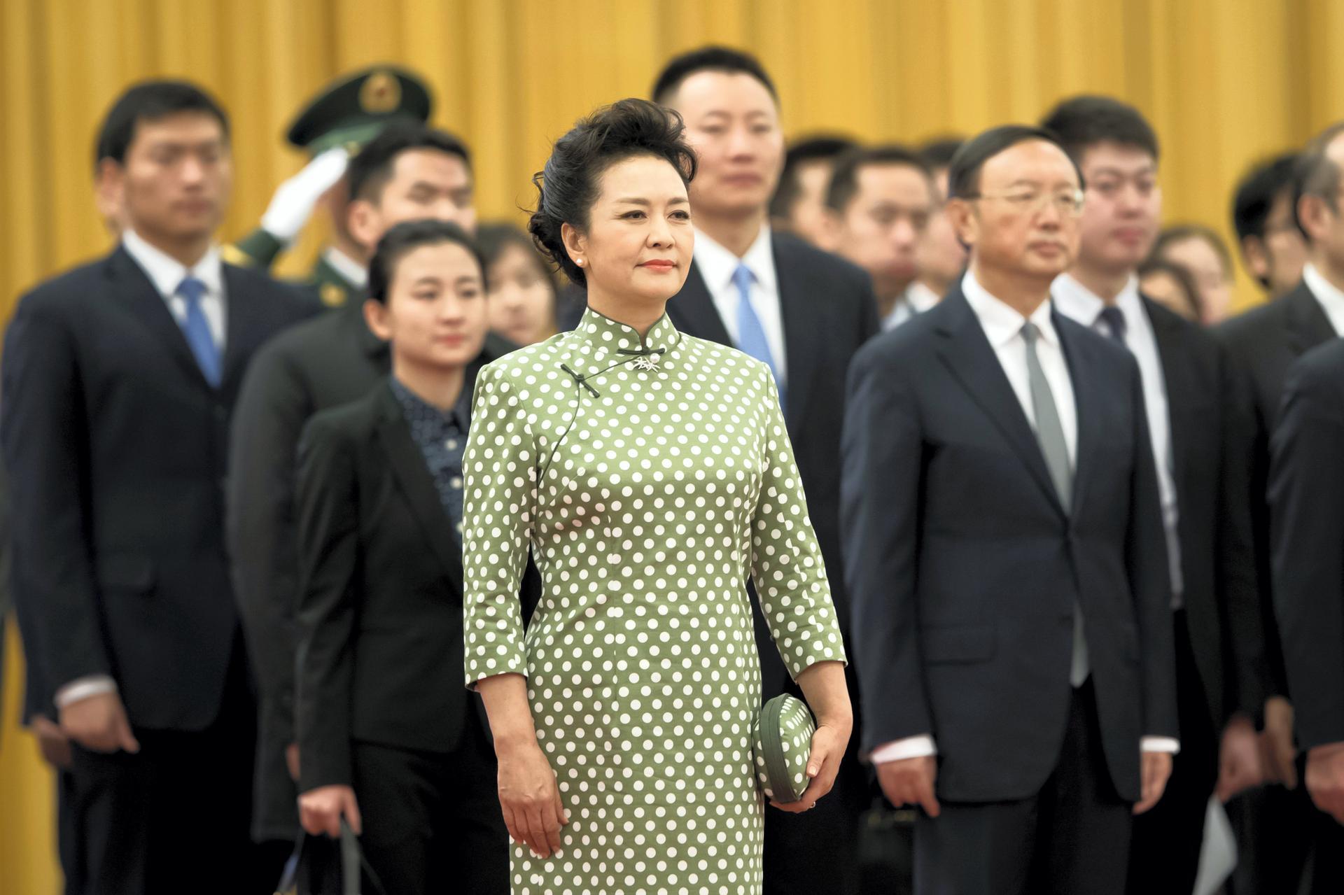 Meet Peng Liyuan Folk Singer Fashion Icon And Wife To China S President Xi Jinping