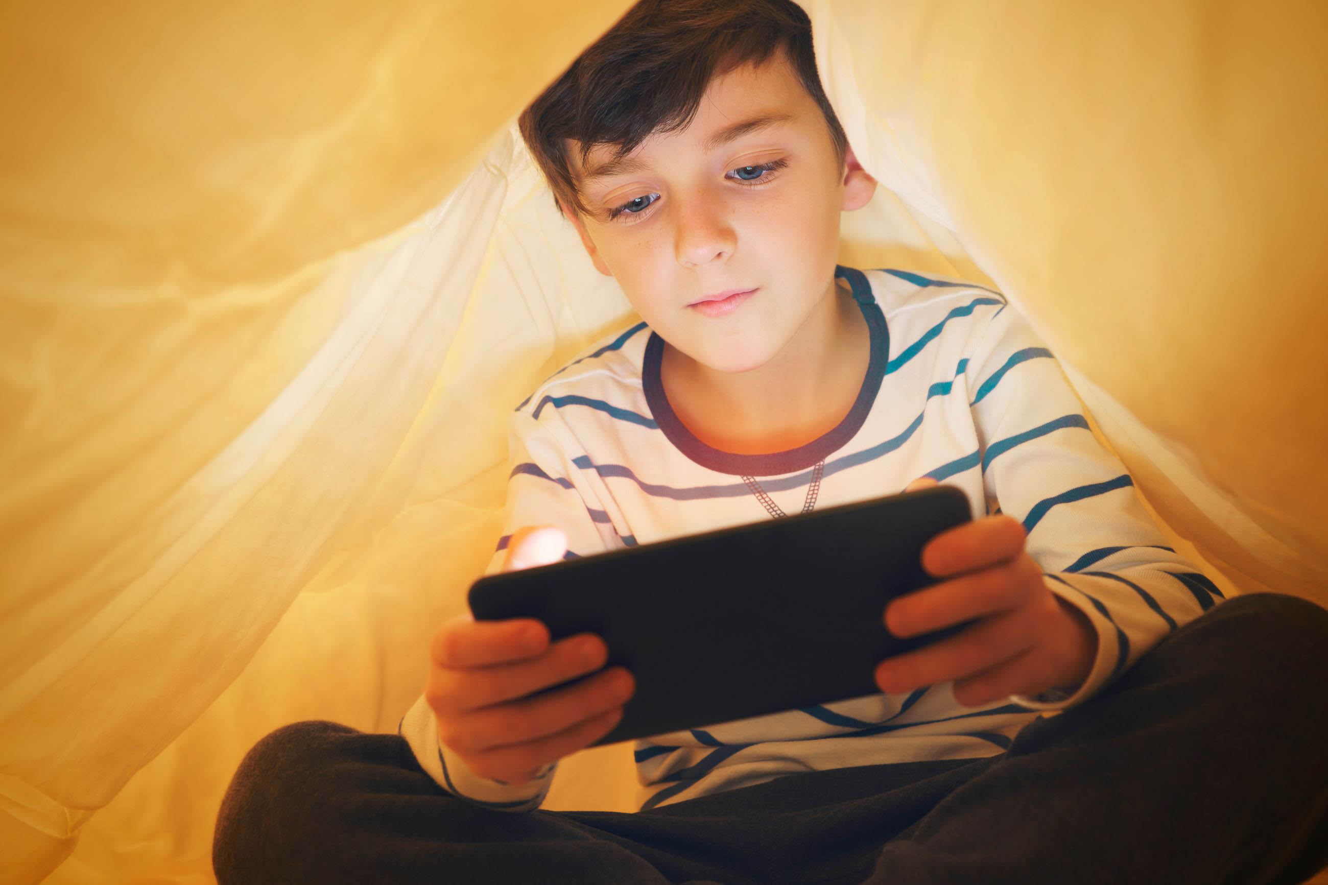 National Online Safety on X: Policing vs. Parenting in the gaming  world🎮🕹 This #WakeUpWednesday we're helping parents & carers control  their children's video game diet. From finding suitable games, to  understanding the