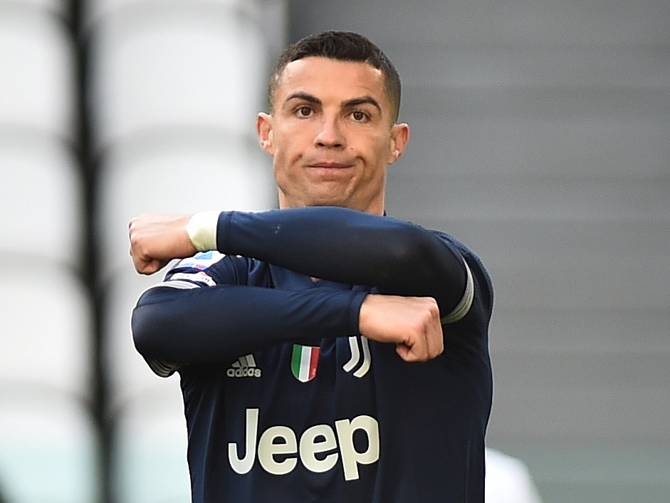 Cristiano Ronaldo Presented With 'GOAT' Shirt By Juventus