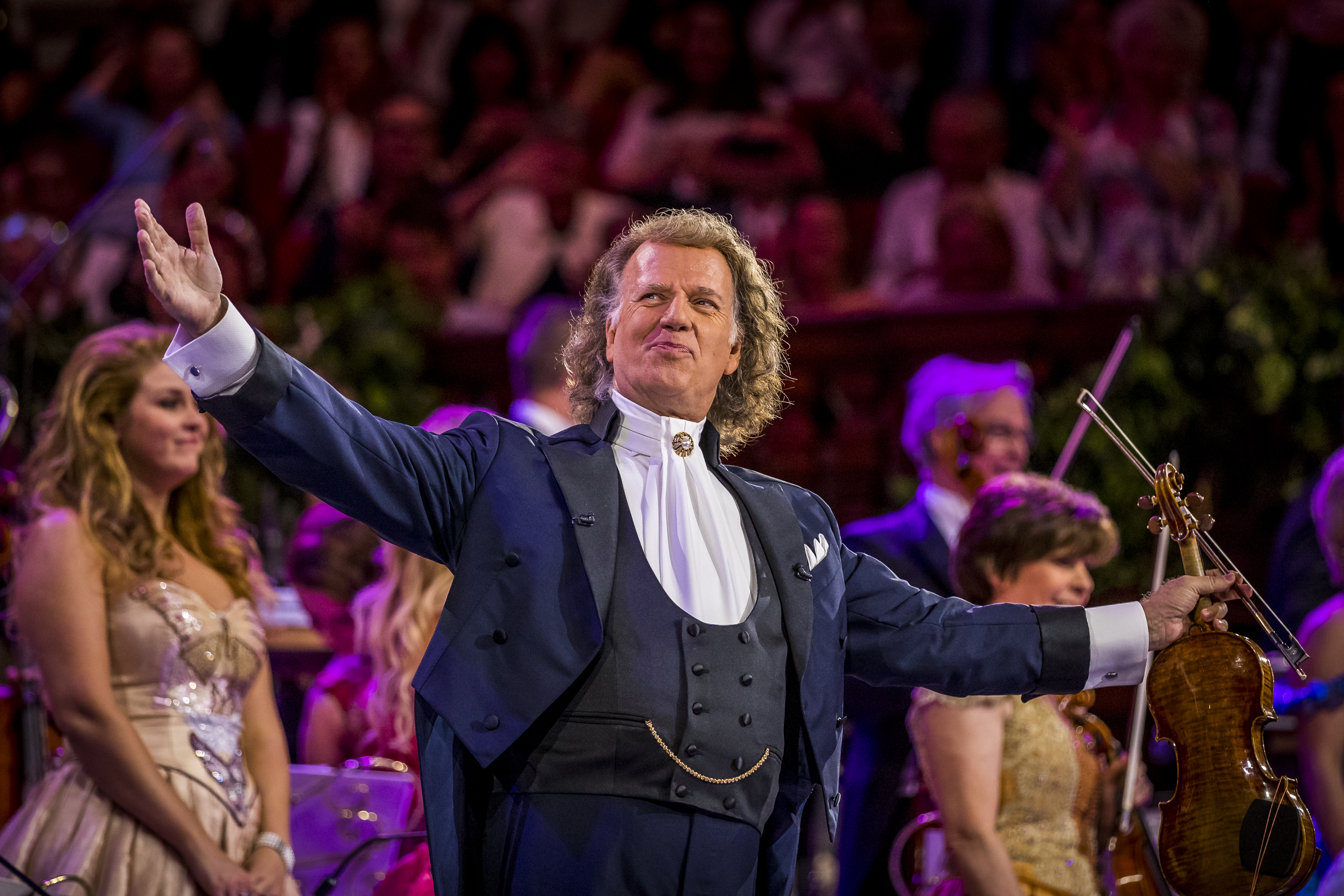 The Night Dorona Alberti Transformed Maastricht: The Magic of André ...