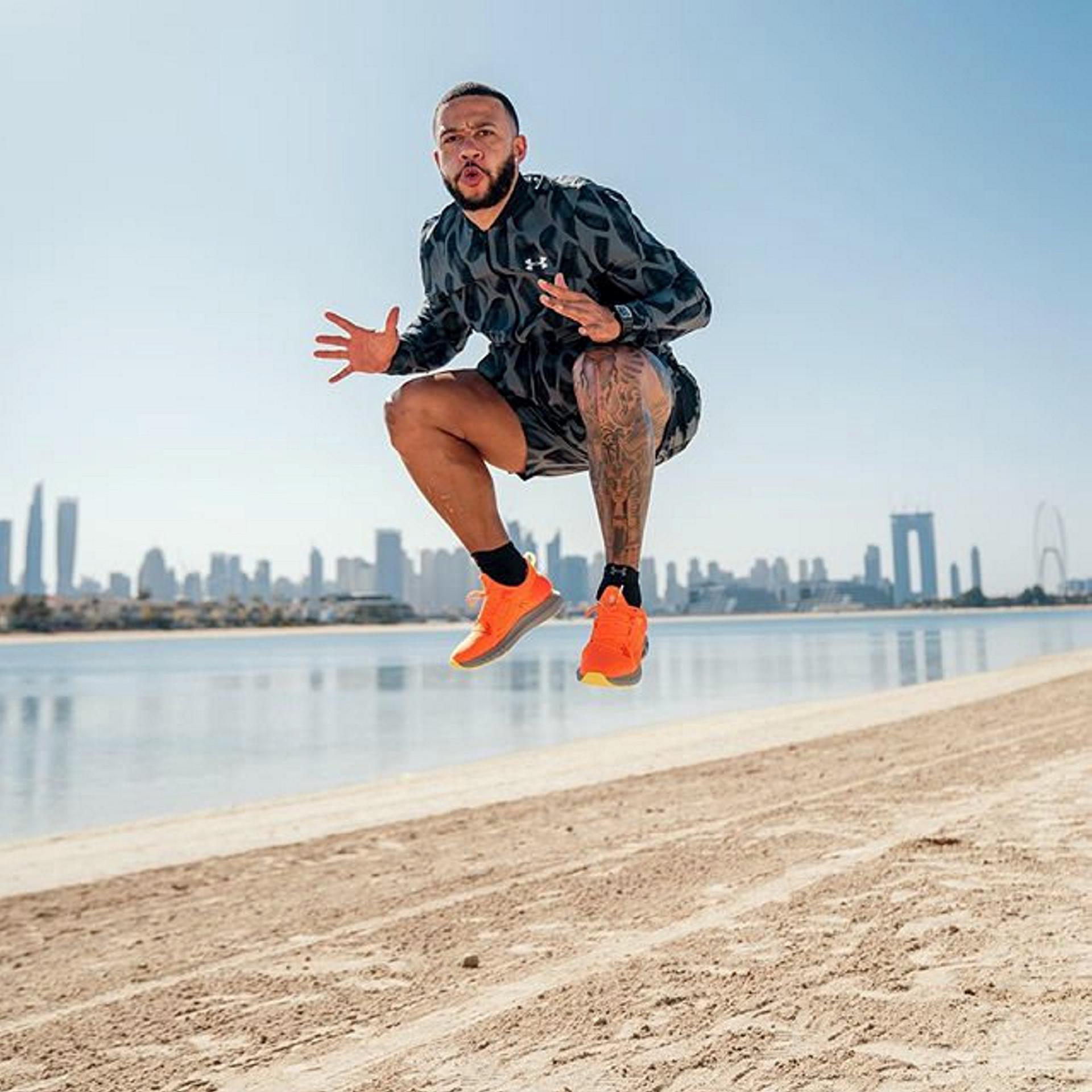 Dubai Freestyle': footballer Memphis Depay hangs on Palm Jumeirah