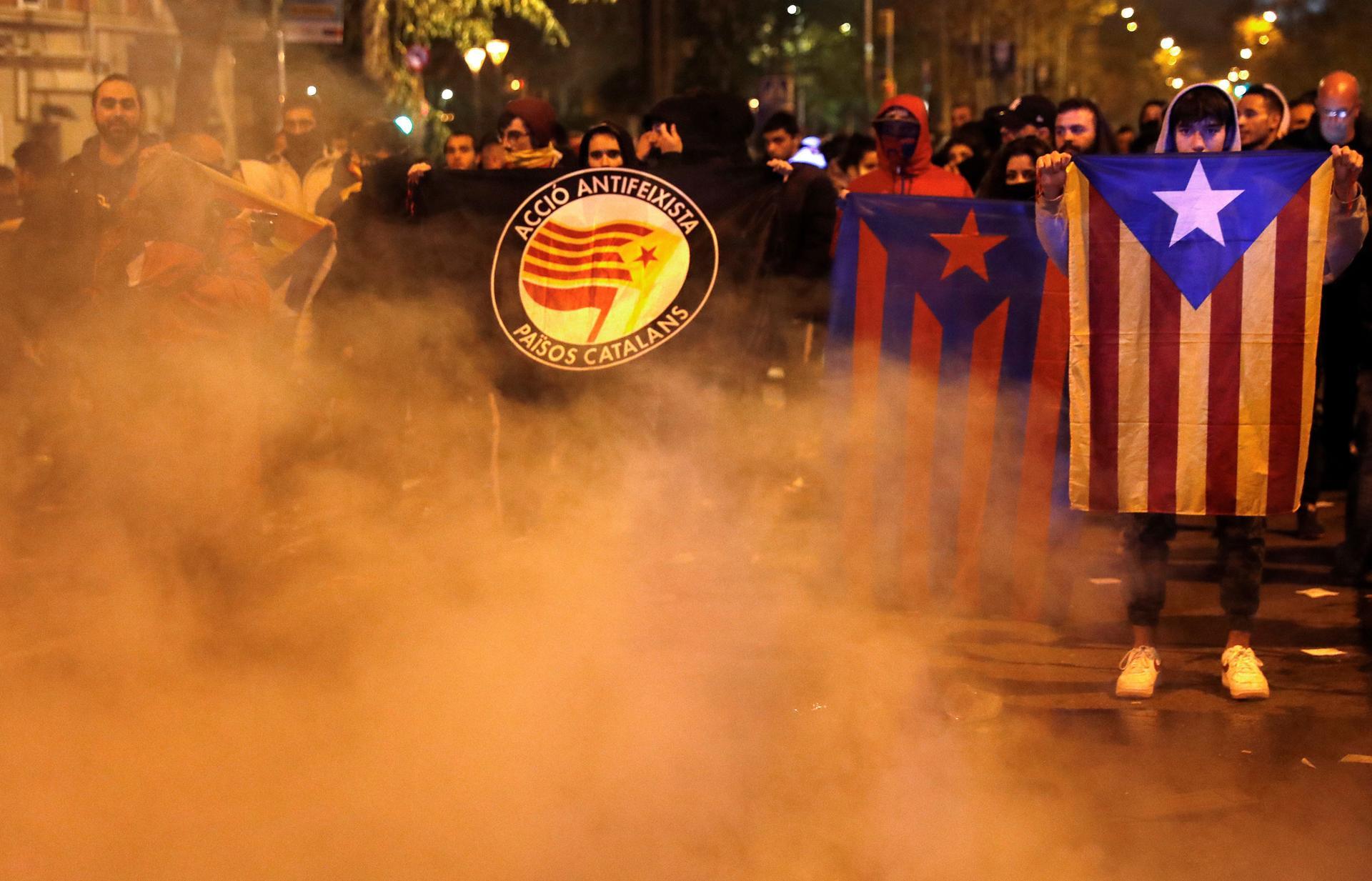 Barcelona and Real Madrid share spoils in goalless 'Clasico' marked by  Catalan protests