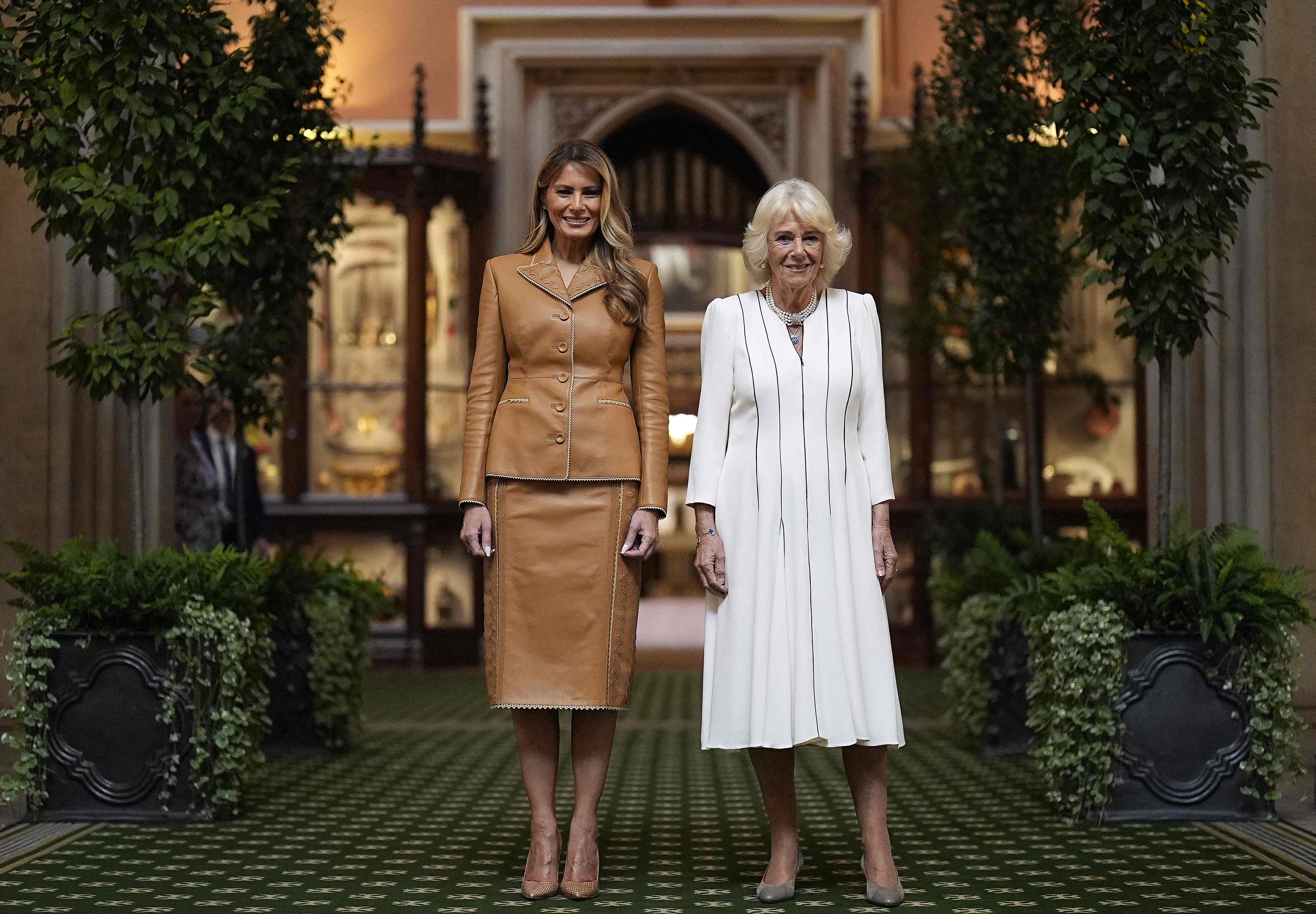 melania trump uk visit fashion yellow dress State visit fashion pictures: Melania's hat, yellow dress and Kate's golden gown