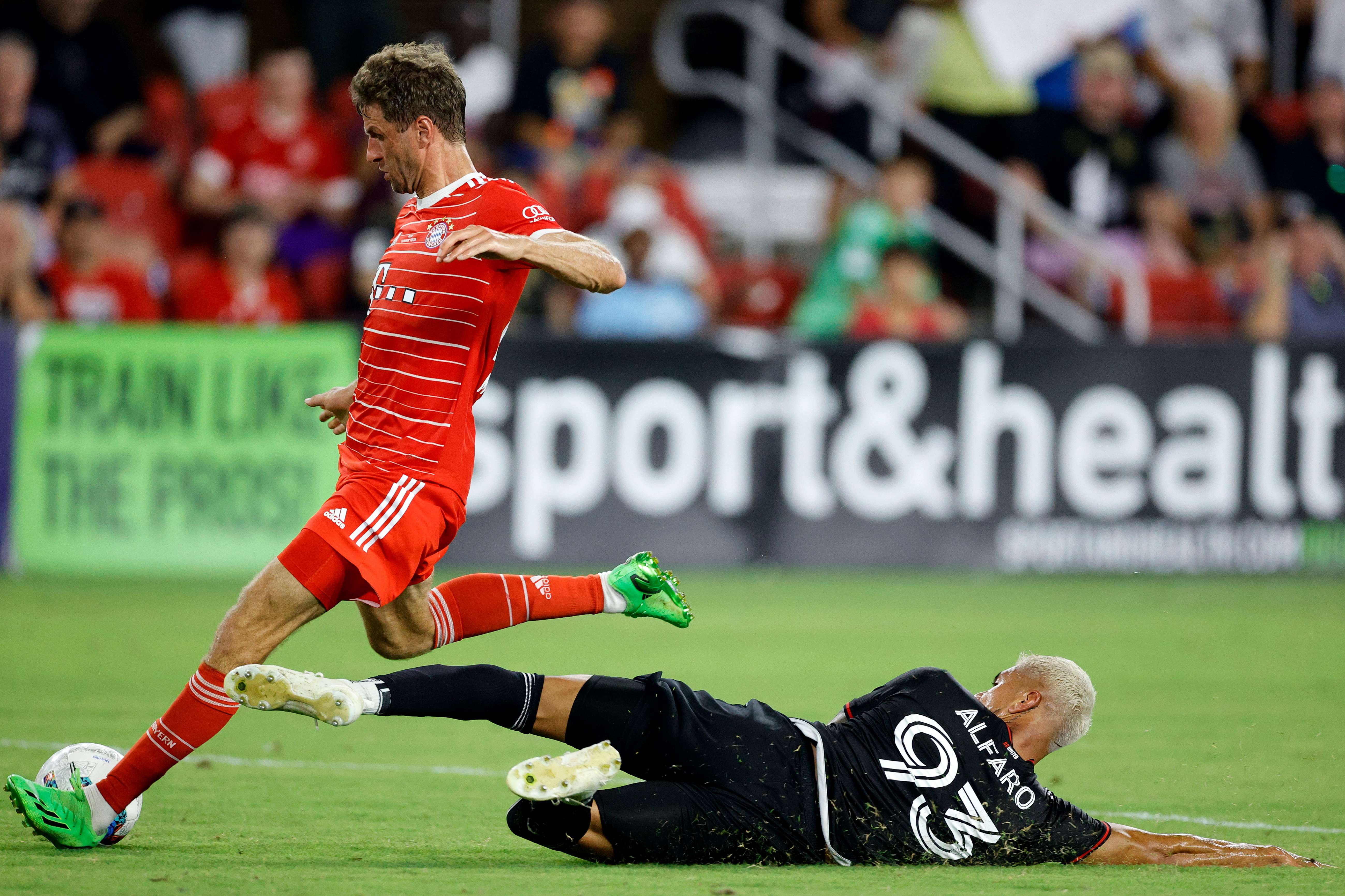 Sadio Mane and Matthijs de Ligt score debut goals as Bayern Munich thrash  DC United