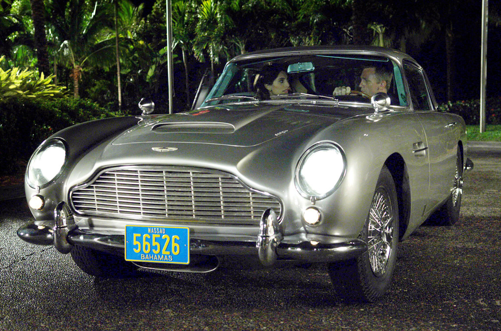 James Bond S Stolen Aston Martin Db5 Spotted In The Middle East