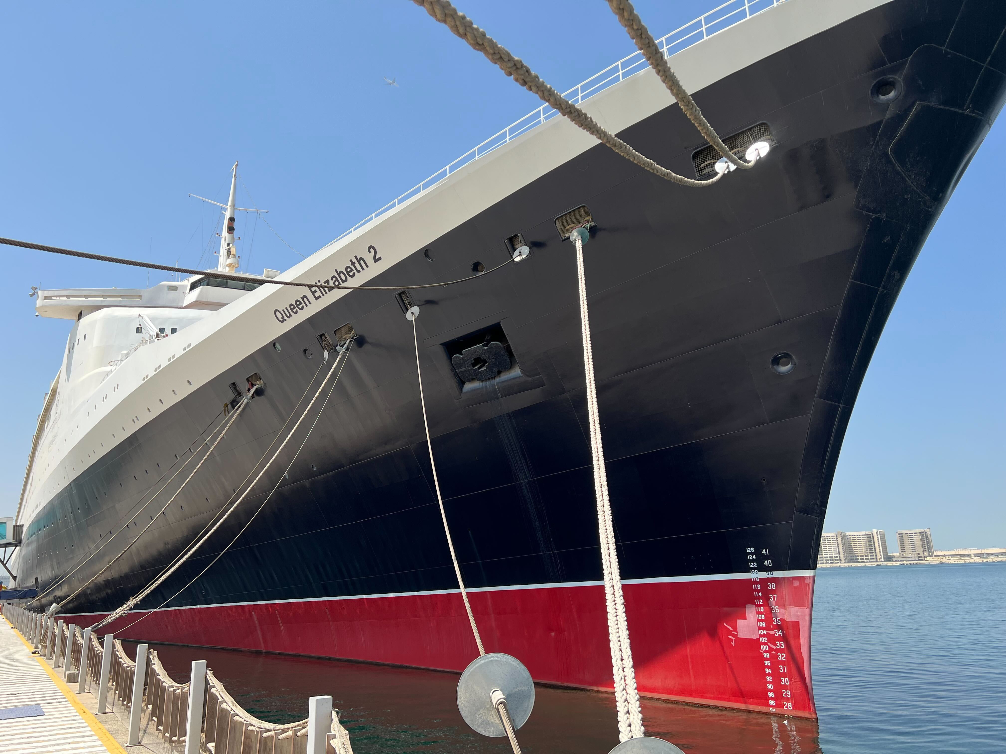 Dubai s QE2 temporarily closed due to power cut during storm