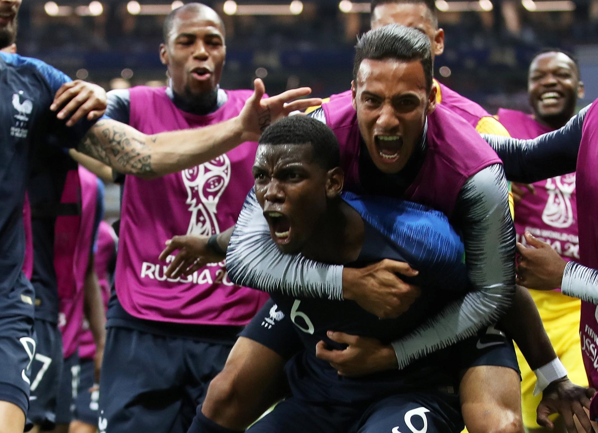 Injured Paul Pogba parties at Miami art week with wife Zulay as France head  into World Cup last-16