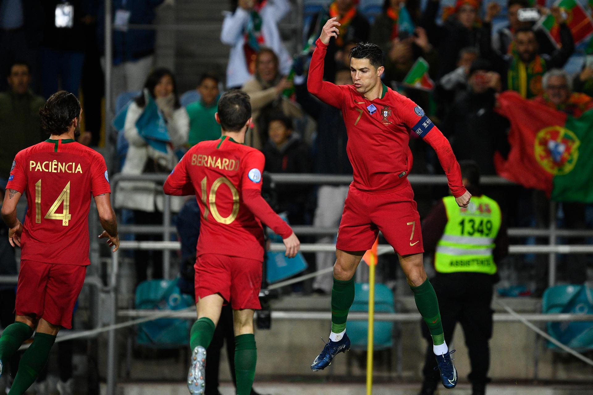 Cristiano Ronaldo goal, Lituania 1 - Portugal 3