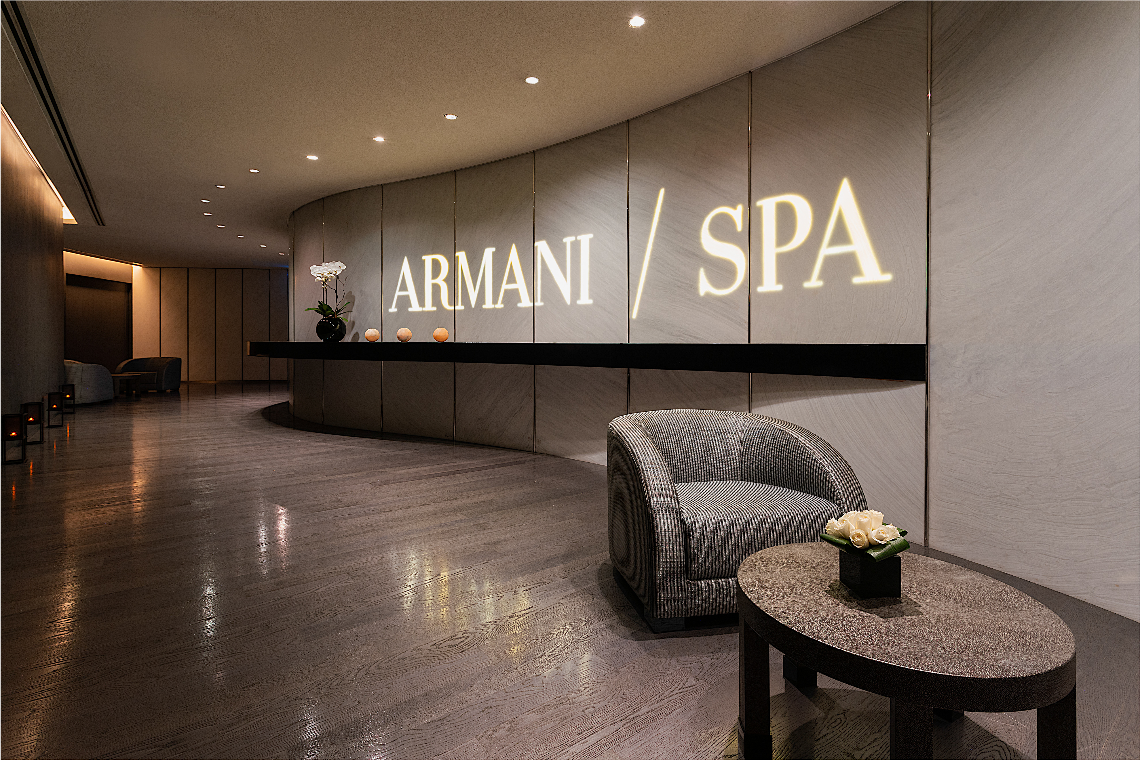 Hotel Insider Burj Khalifa s Armani Hotel offers lofty luxury