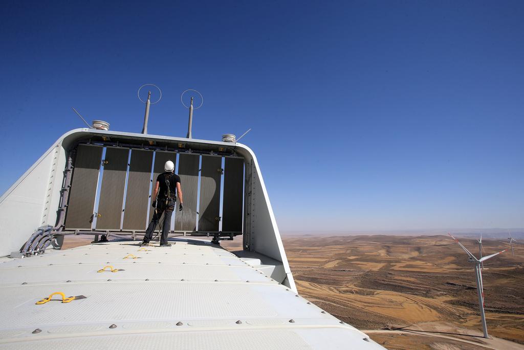 Ydmyg Outlook farligt Masdar's Tafila wind farm lights up more than 80,000 Jordan homes – in  pictures