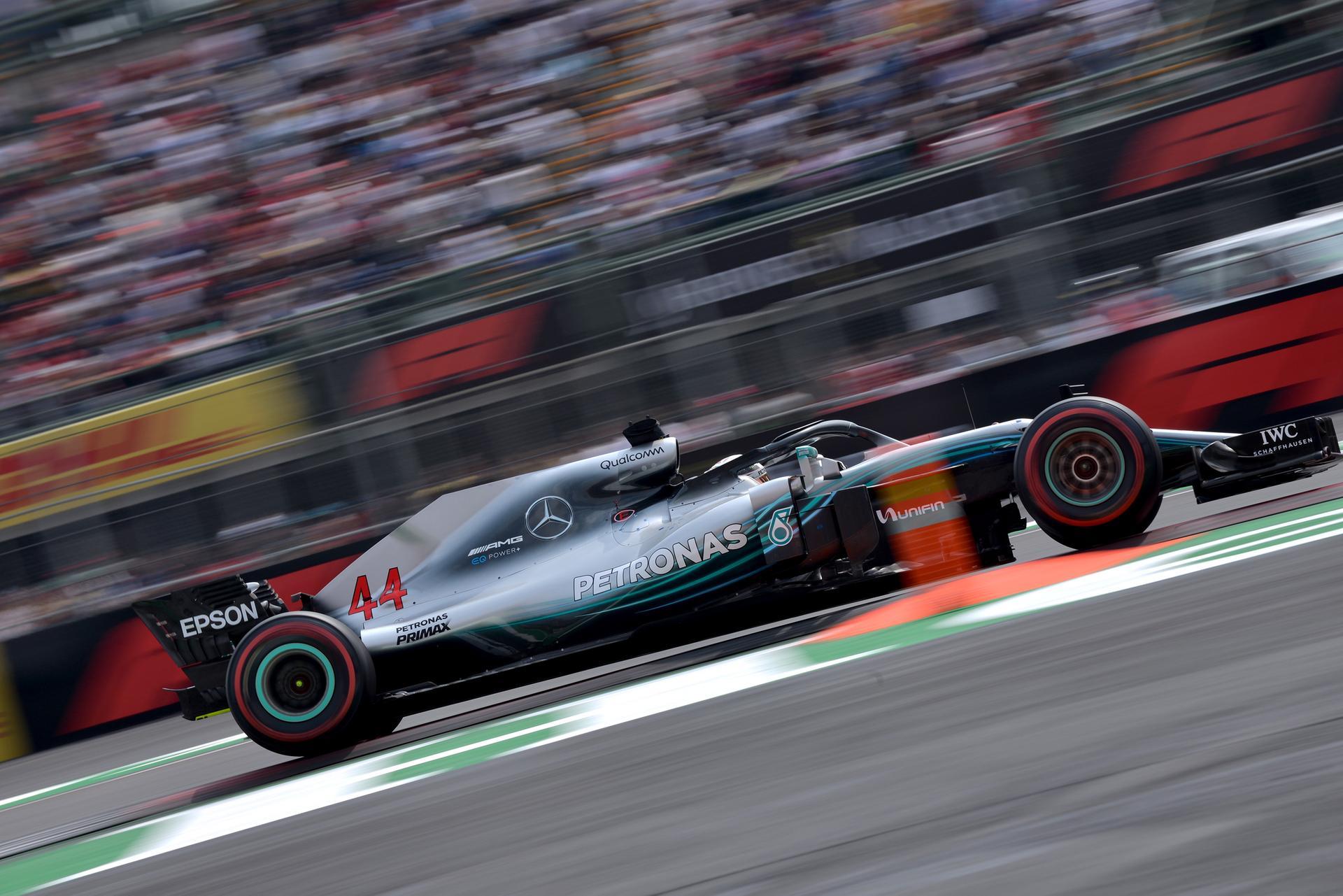 F1 2018: Lewis Hamilton draws level with Fangio on five World Championships