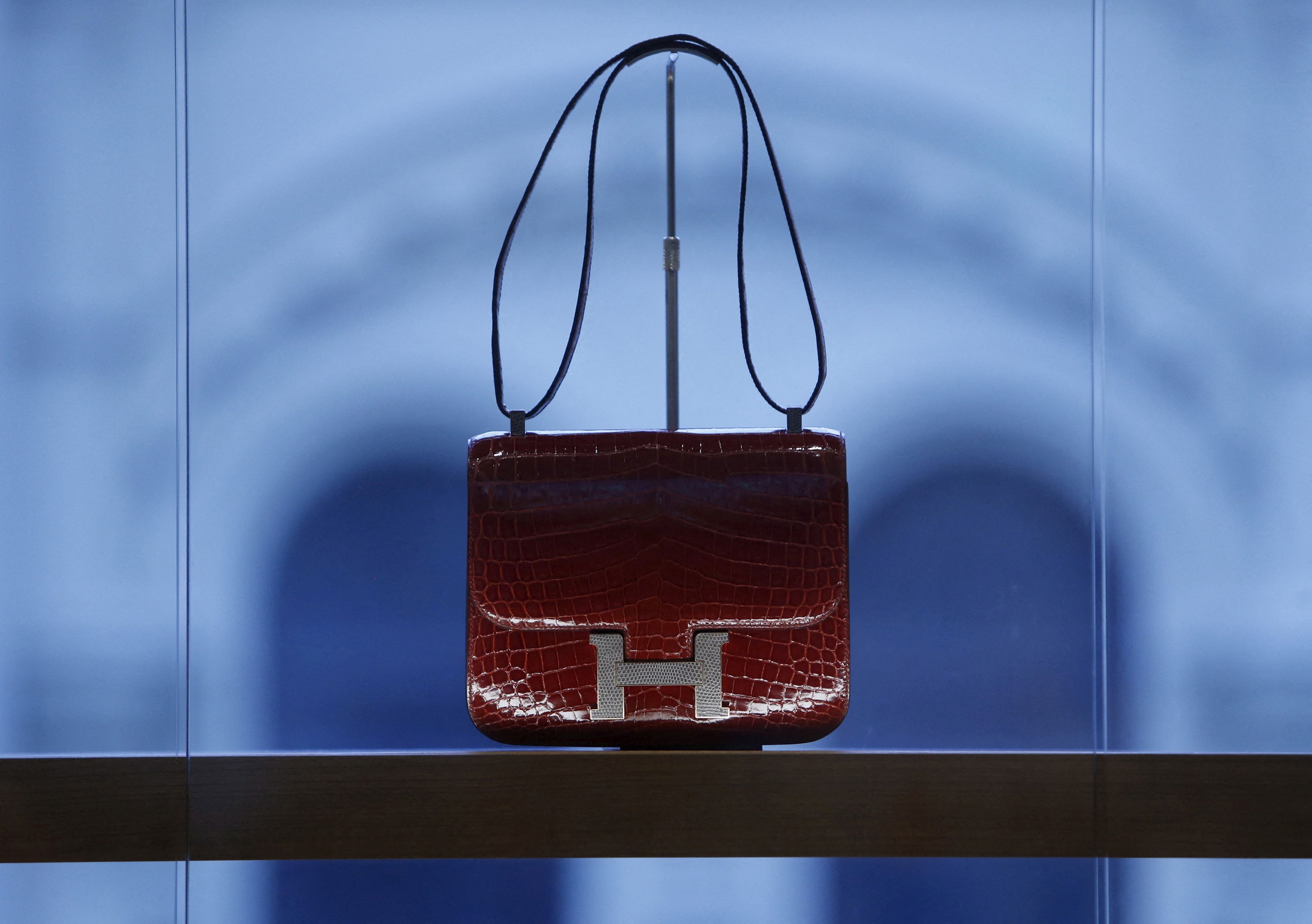 Hermès Birkin Bag Sells for Record $222,000 at Auction in Hong Kong