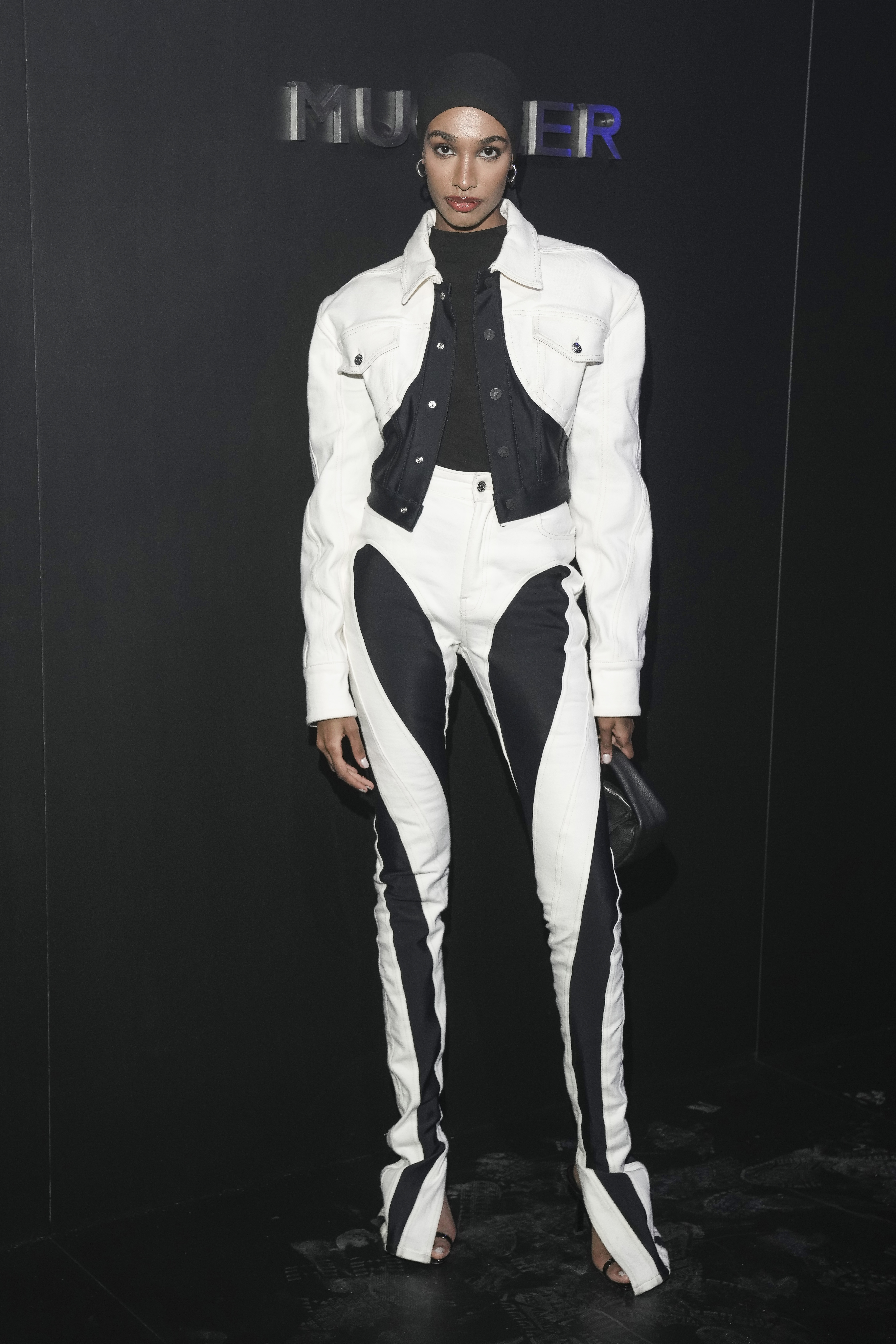 Alicia Vikander joins Venus Williams at Louis Vuitton's Paris Fashion Week  show