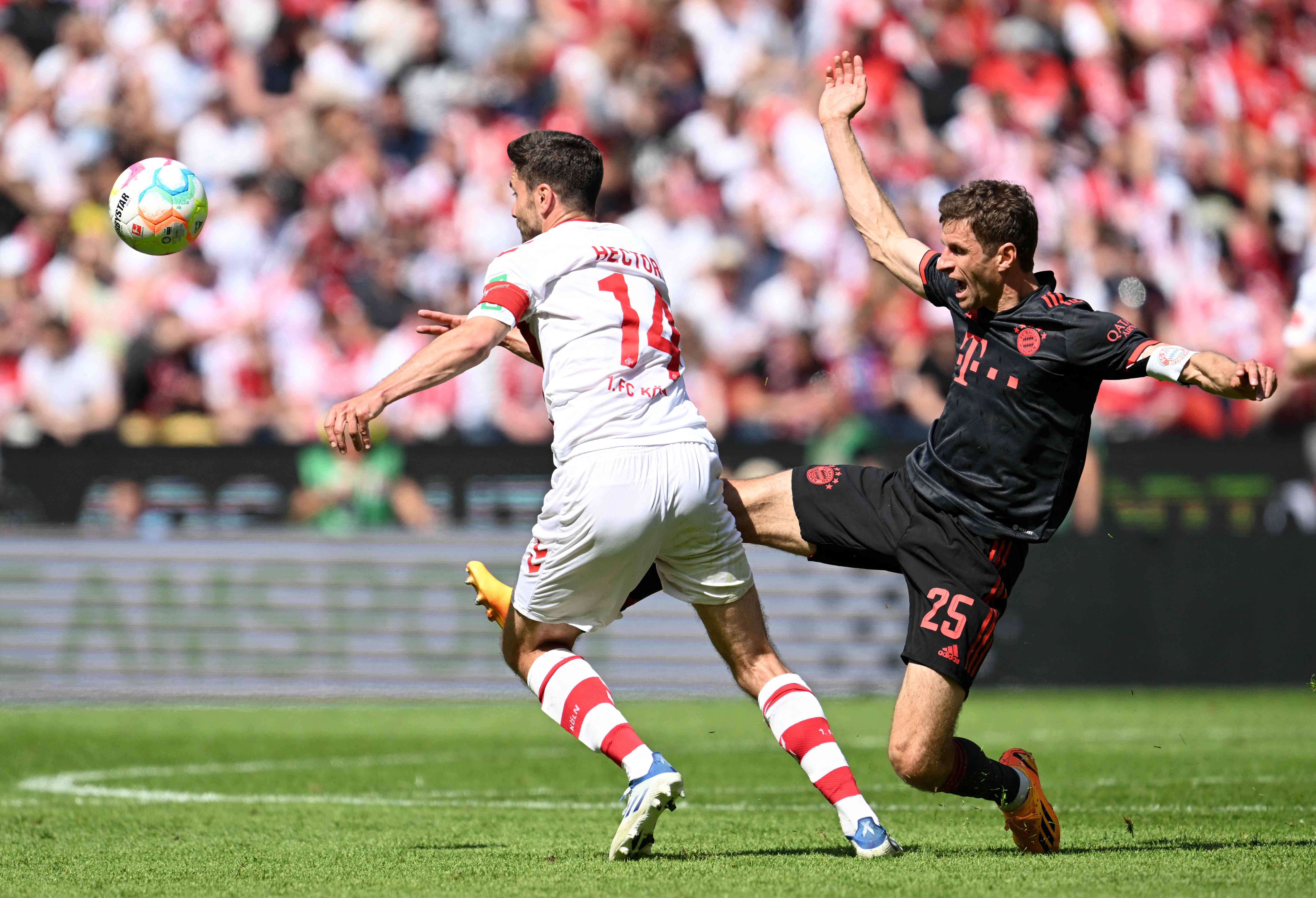 Bayern Munich clinches 11th consecutive Bundesliga title