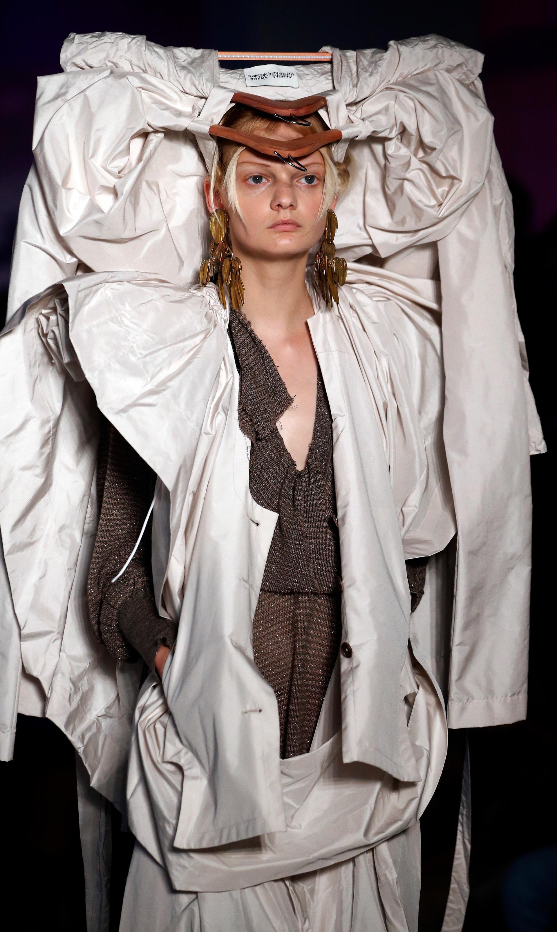 And Now For Some On-the-Runway Drama at Paris Fashion Week: Vivienne  Westwood and Co. Take Their Fall-Winter Bow - Racked