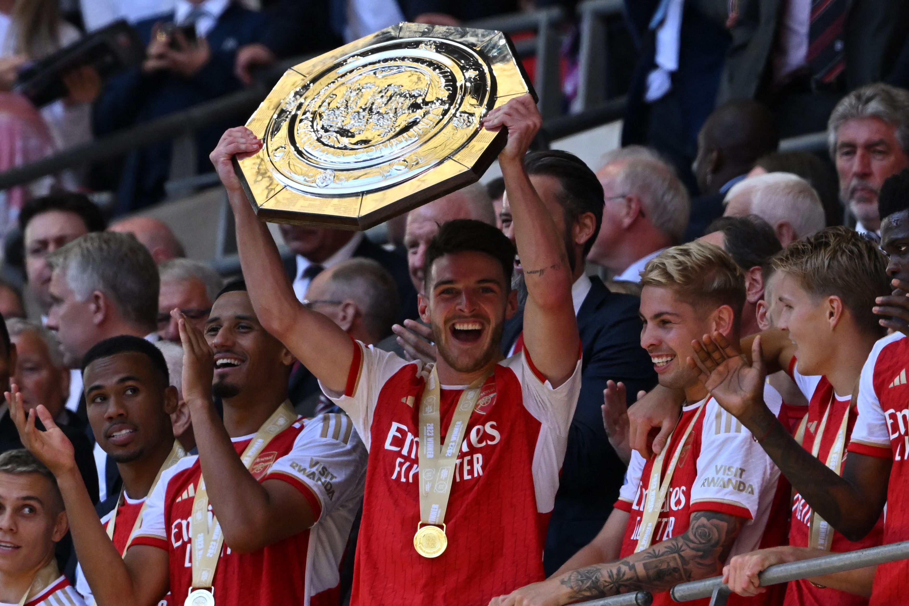 Arsenal release squad photo with Community Shield as fans all spot