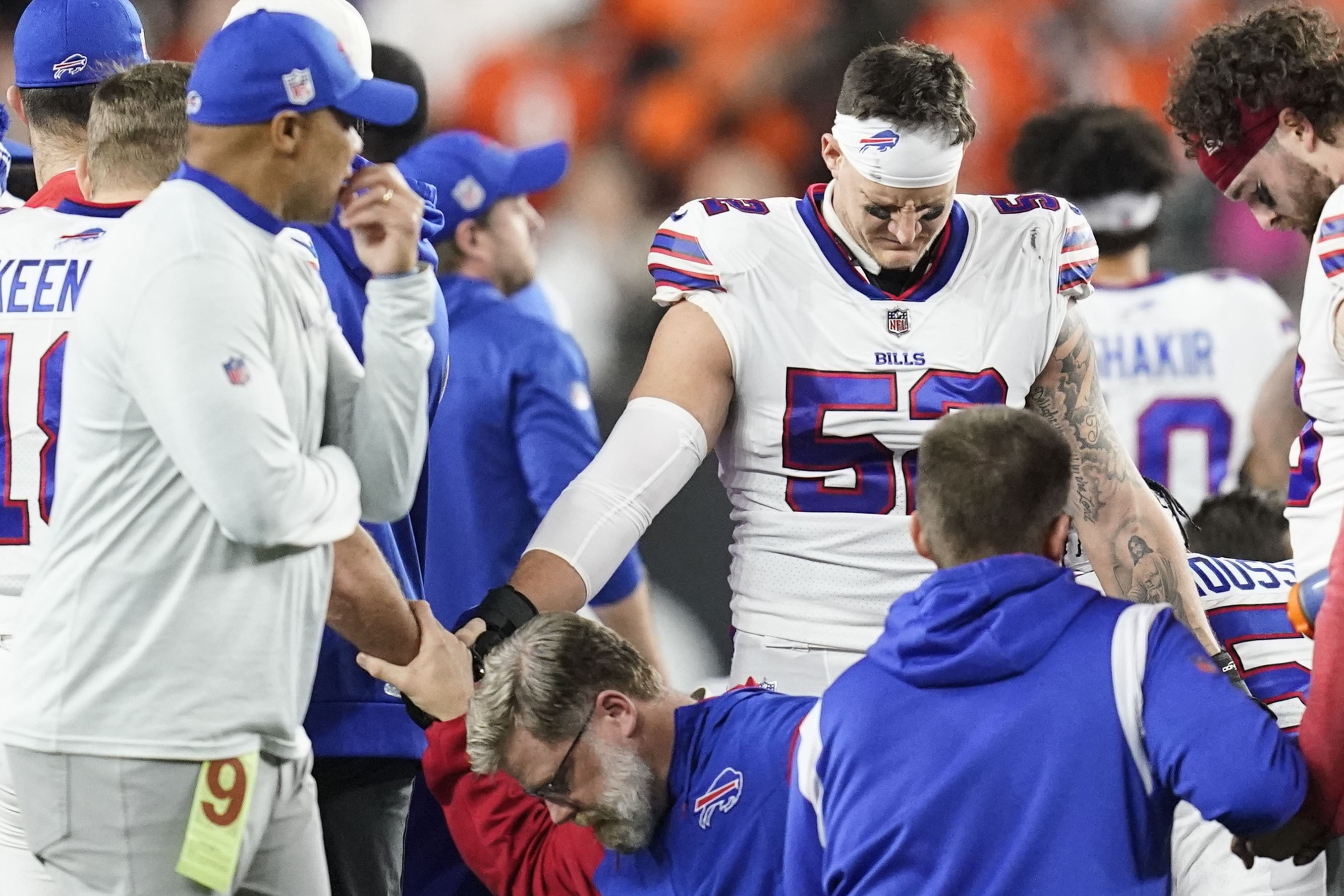 Damar Hamlin breaks down in tears during award tribute to Buffalo