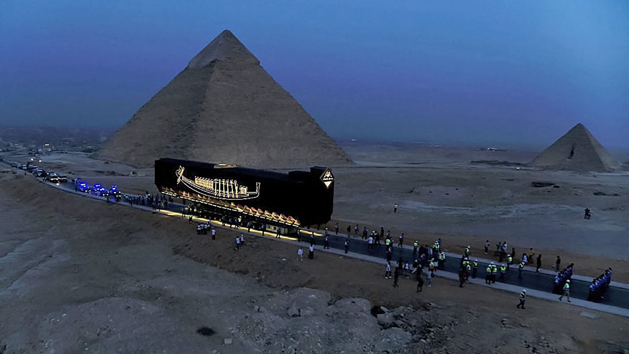 『Sunrise of Paraoh』 Pharaohs of the Sun: Akhenaten, Nefertiti, Tutankhamen