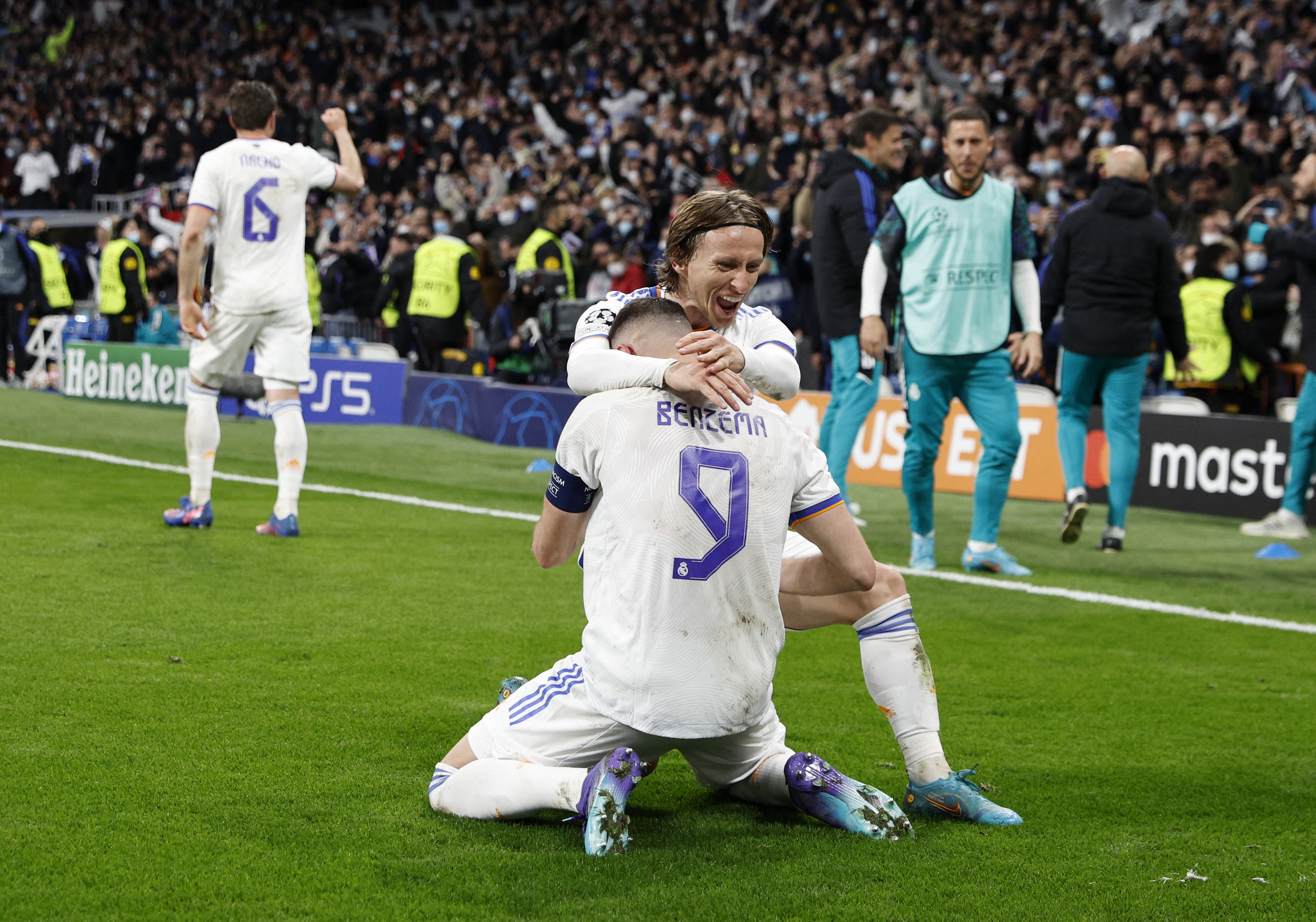 Karim Benzema of Real Madrid warms up before the UEFA Champions League,  Round of 16, 2nd leg football match between Real Madrid and Paris  Saint-Germain (PSG) on March 9, 2022 at Santiago