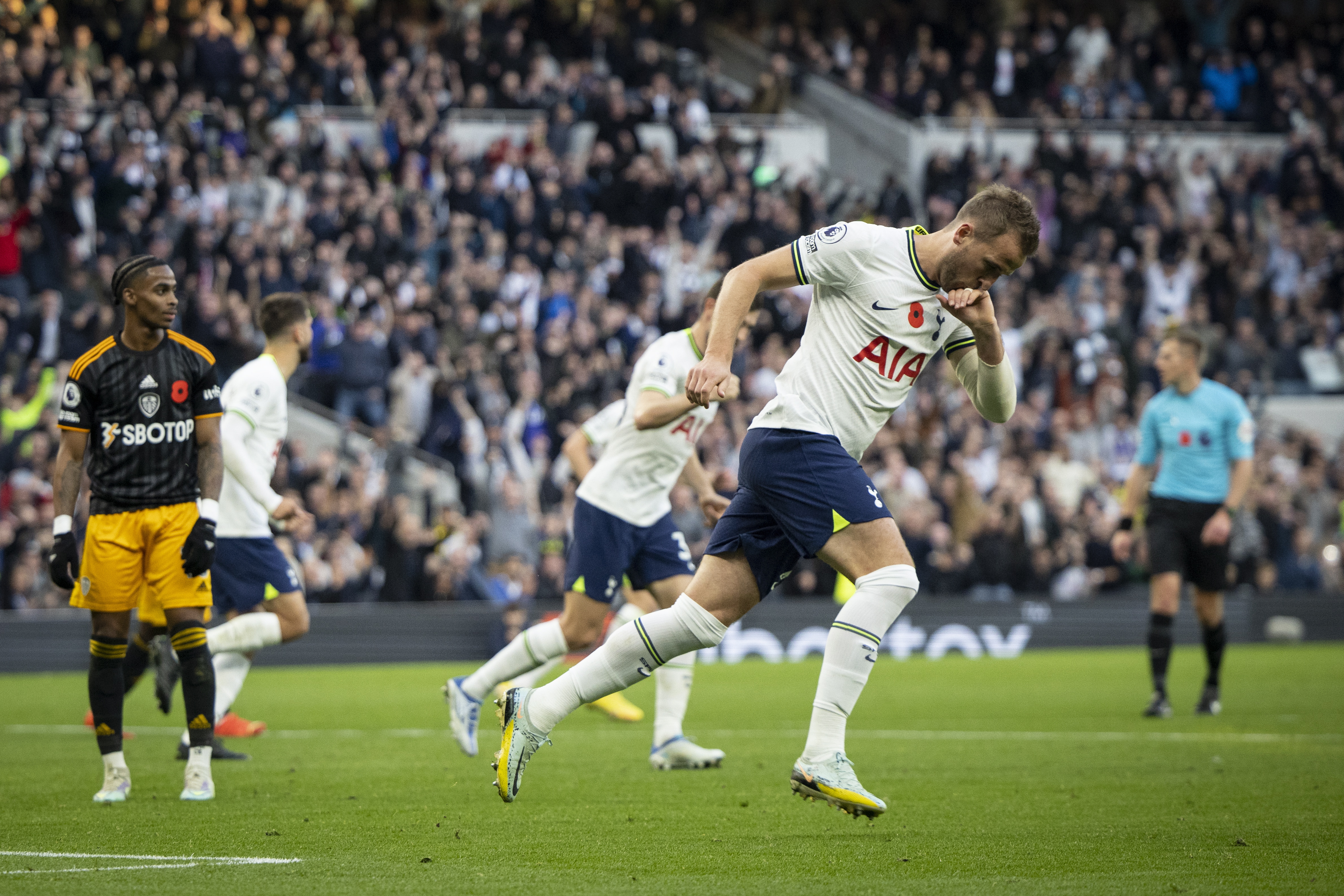 Spurs stage fightback to down Leeds United in Antonio Conte's