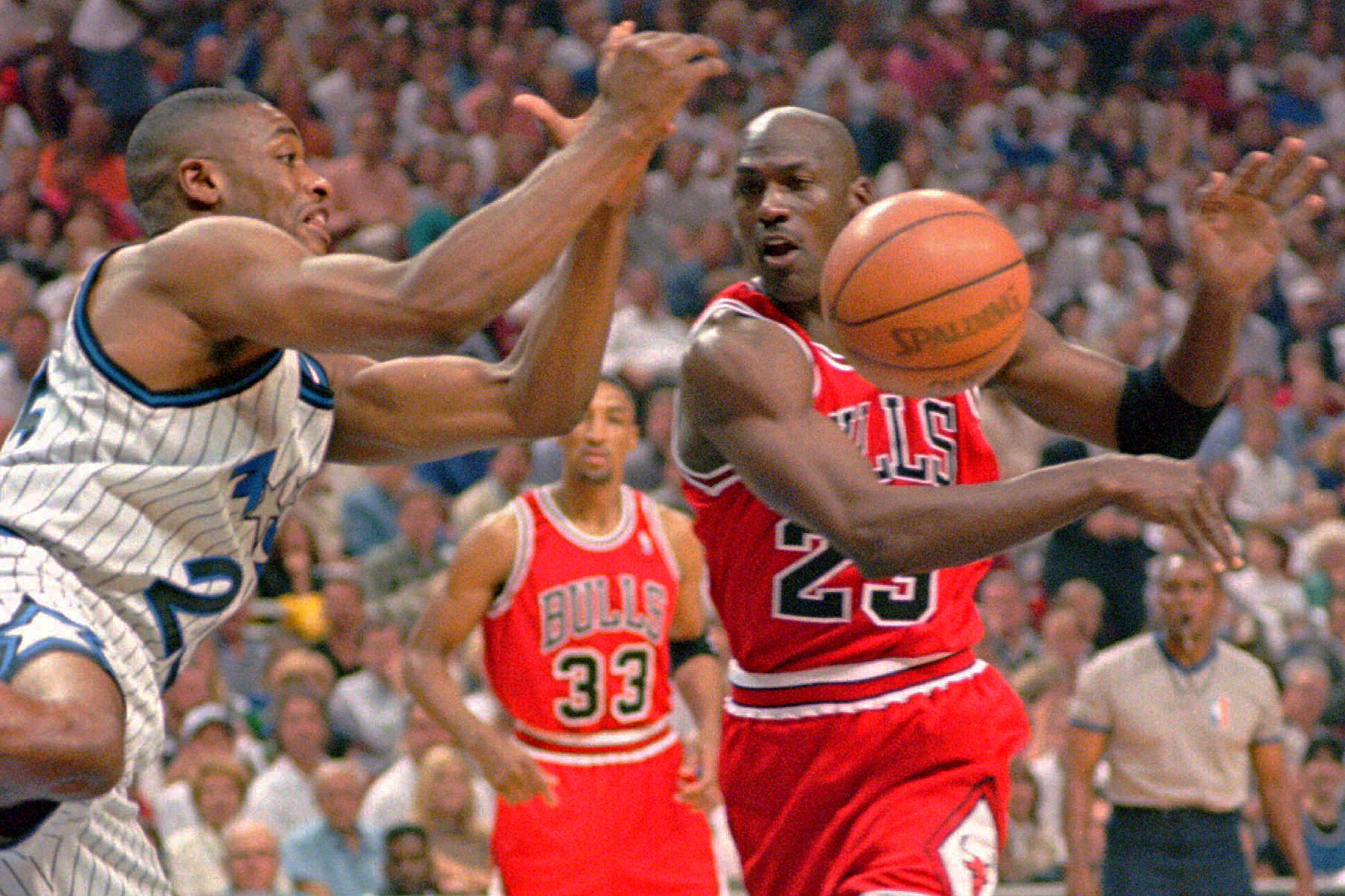 Michael Jordan Game-Worn '98 Finals Jersey Fetches Staggering $10 Mil At  Auction