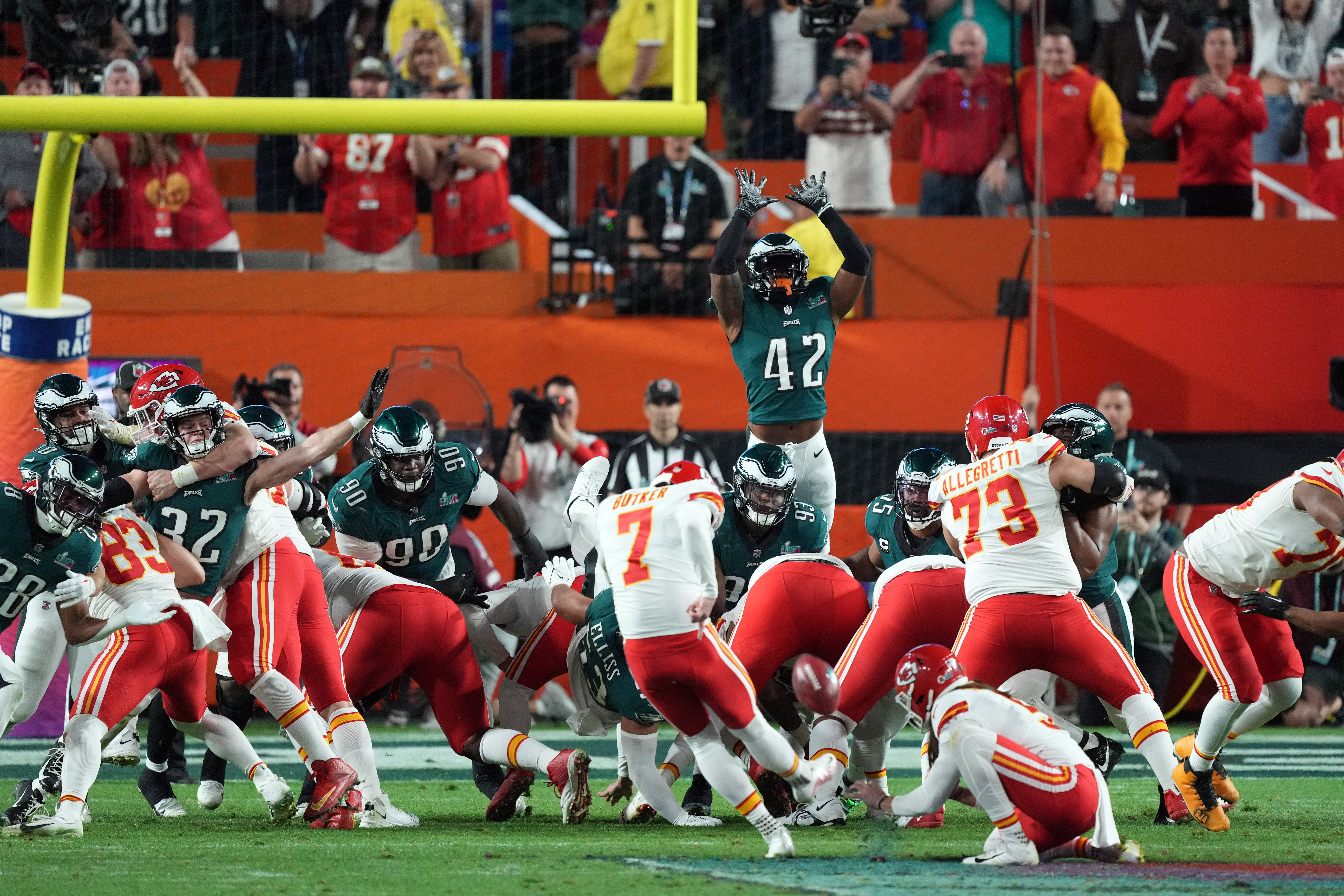 Super Bowl 2023 final score, results: Patrick Mahomes wins second title as  Chiefs overcome 10-point deficit vs. Eagles