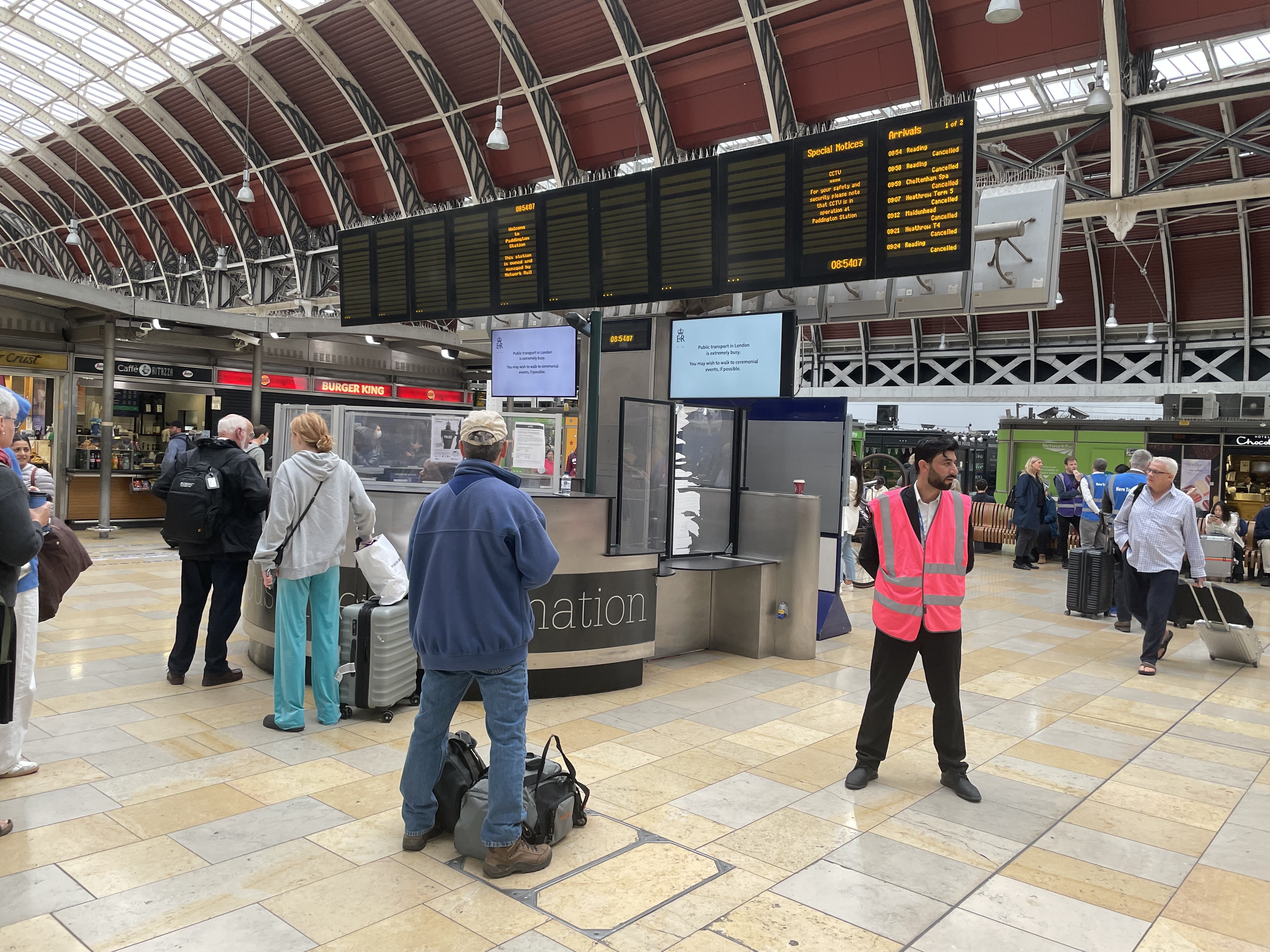 Paddington delays: Transport woes hit London rail network ahead of major  tube strike