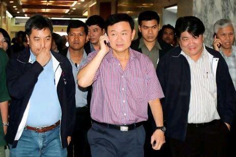 中古】 Conversations with Thaksin from exile to deliverance