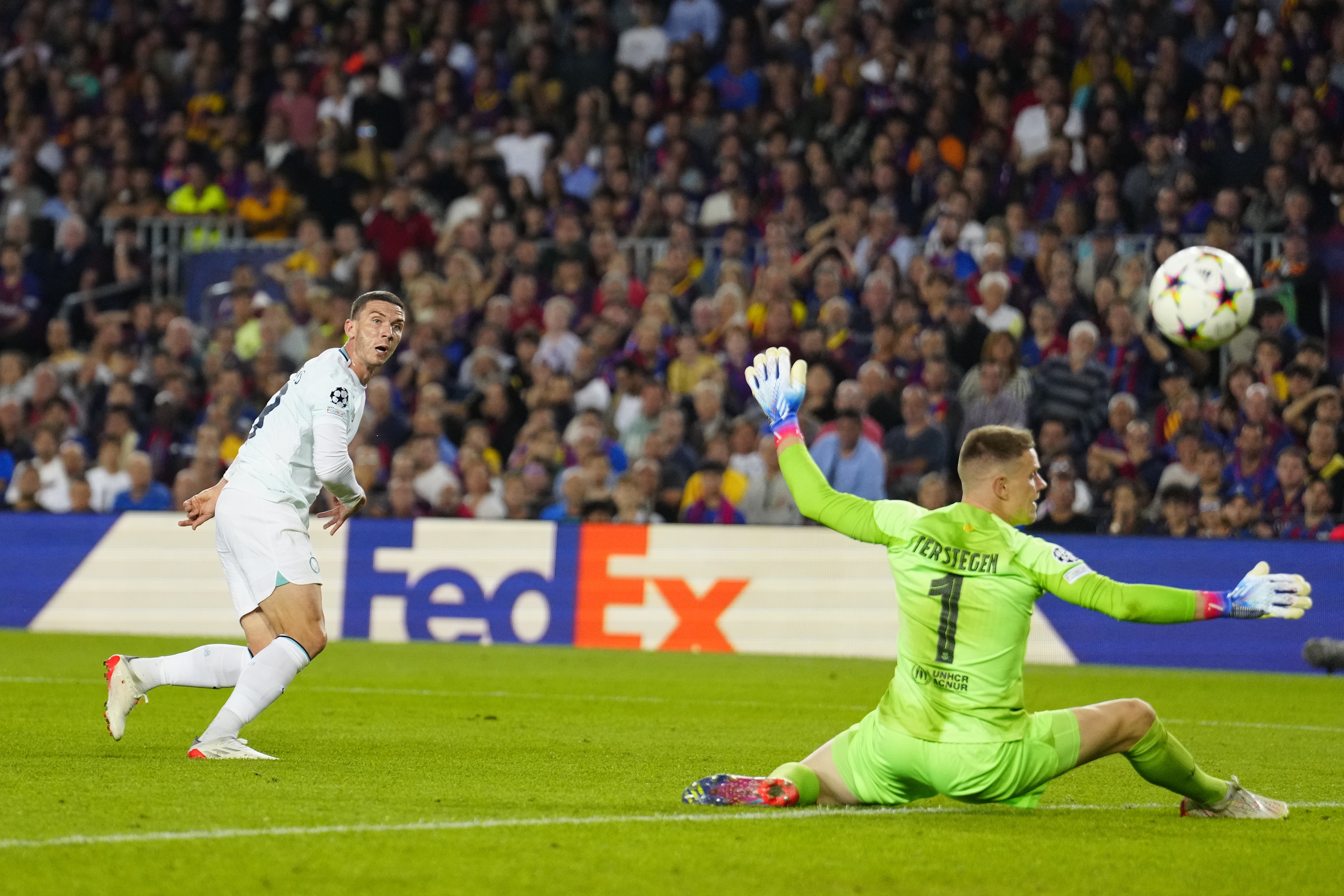 Can I buy the Drake Barcelona shirt? Why OVO logo is on jersey vs Real  Madrid in El Clasico, explained