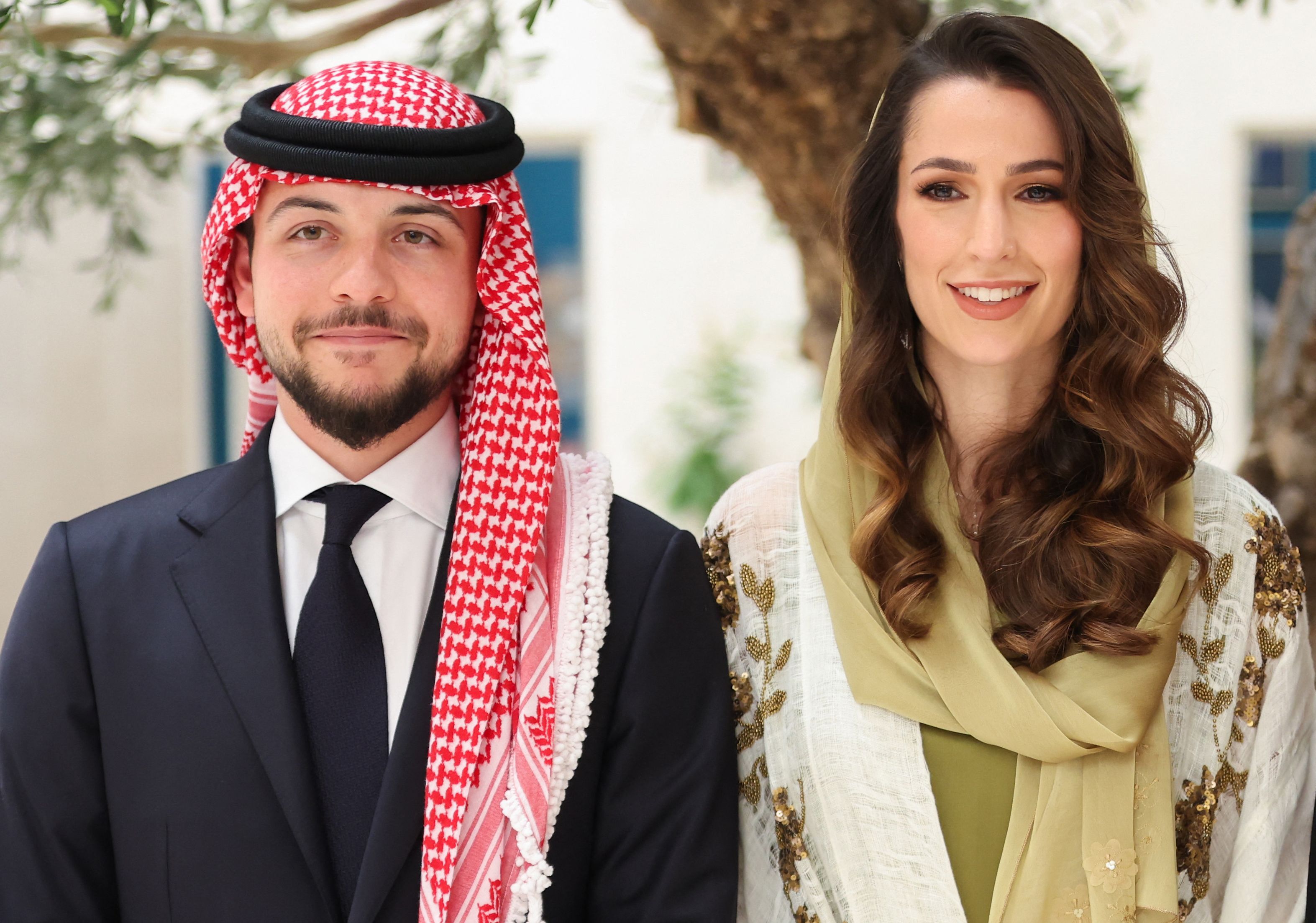 Intercambiar zoo Contable Five things to know about Jordan's Crown Prince Hussein after his engagement