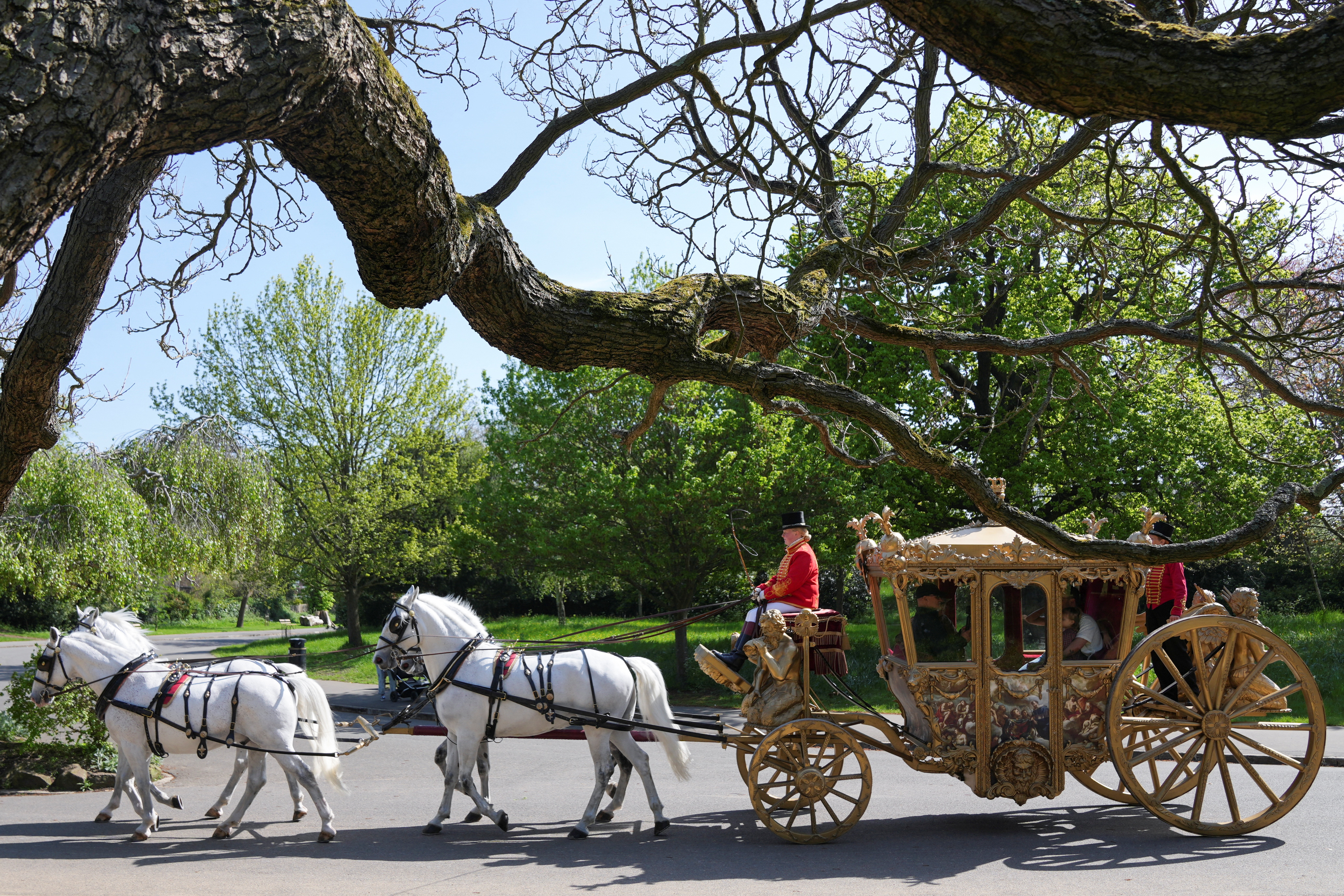 Uber Is Offering Carriage Rides in London for the King's