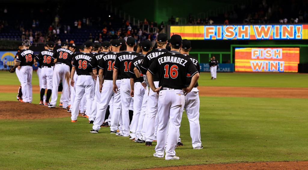 18 pictures of the Marlins' emotional tribute to Jose Fernandez