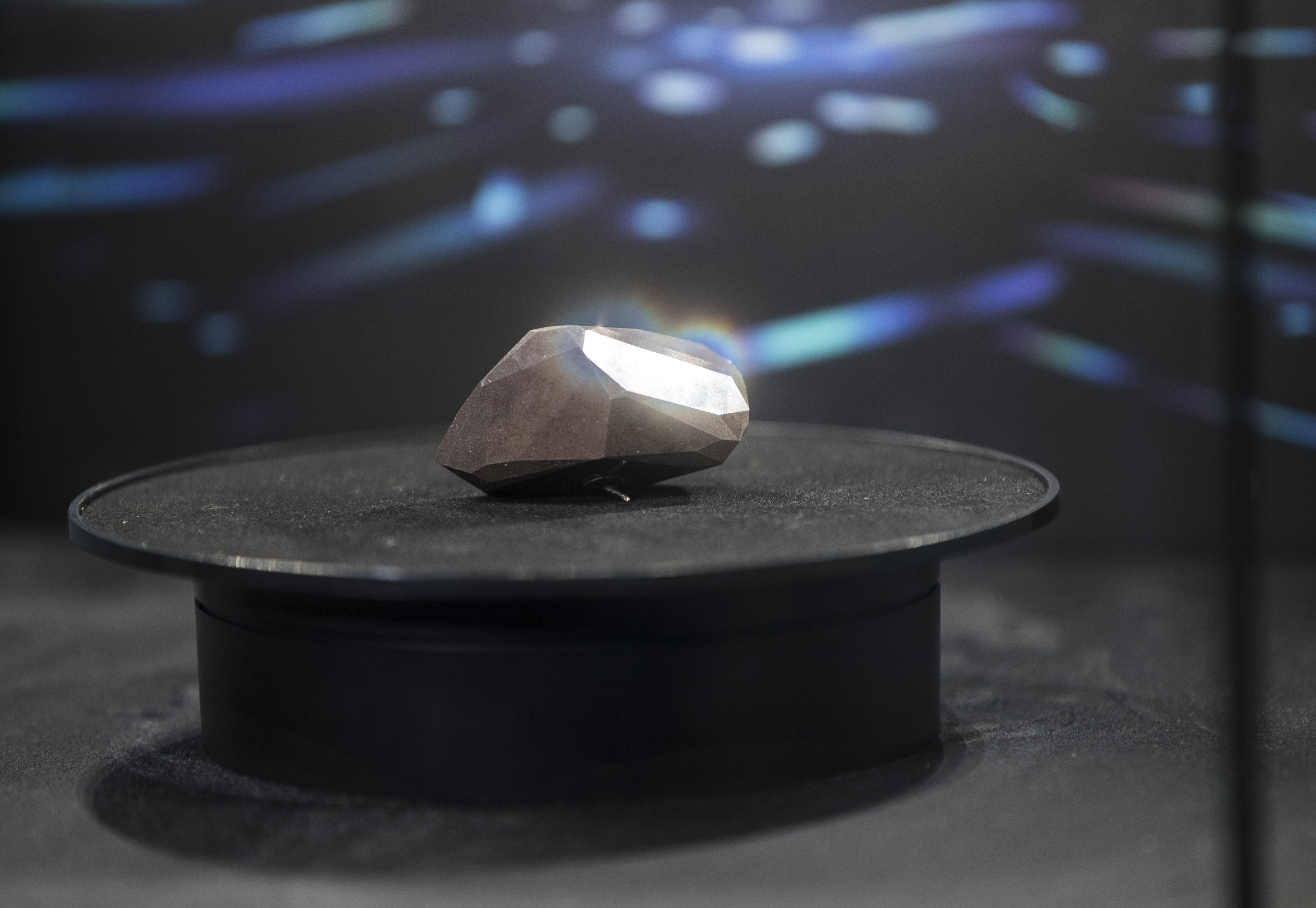 Mysteriöser Diamant von Sotheby's: The Enigma in Dubai ausgestellt