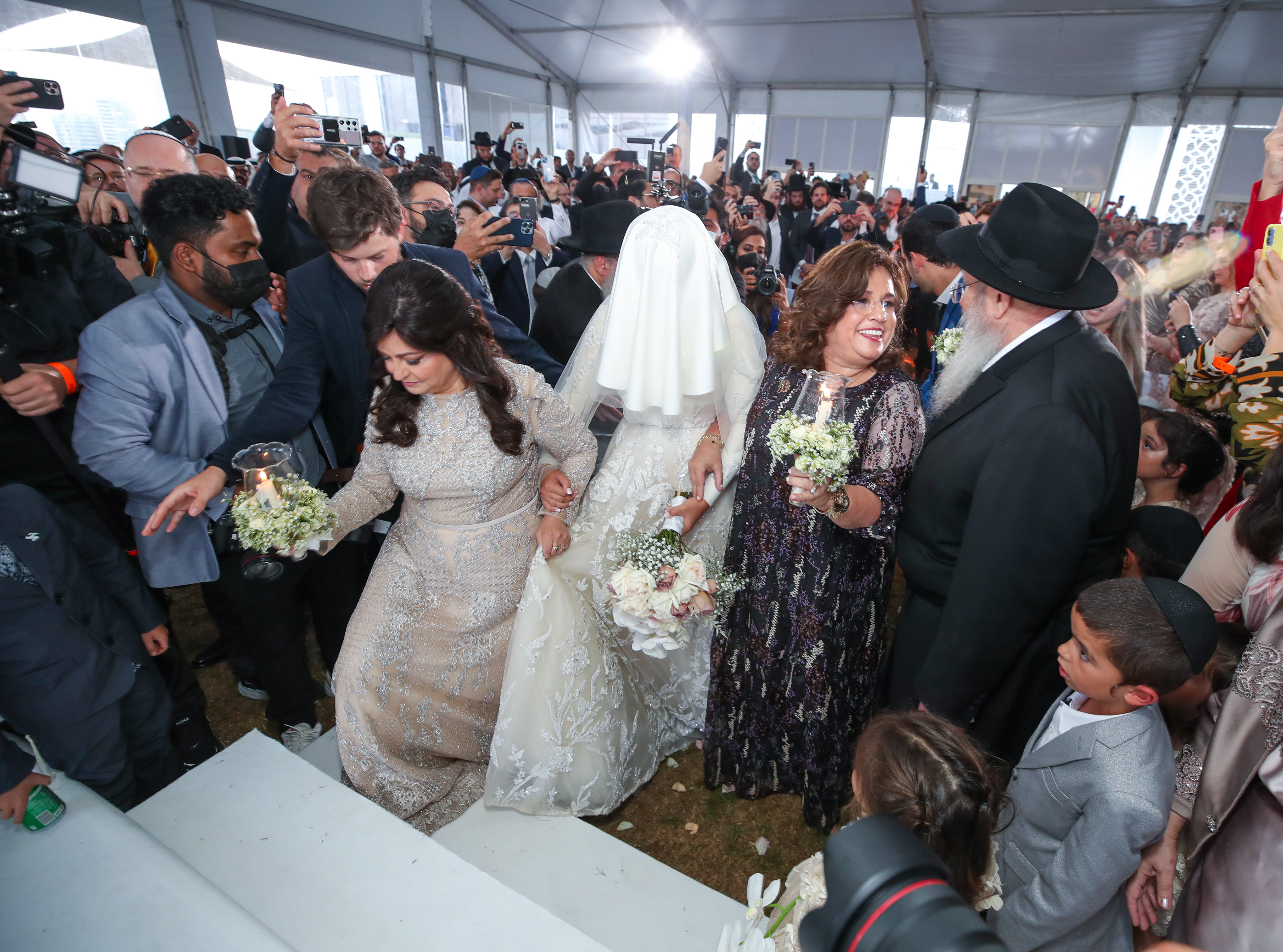 Chabad couple holds UAE's largest-ever Jewish wedding on anniversary of  peace deal - Jewish Community Voice