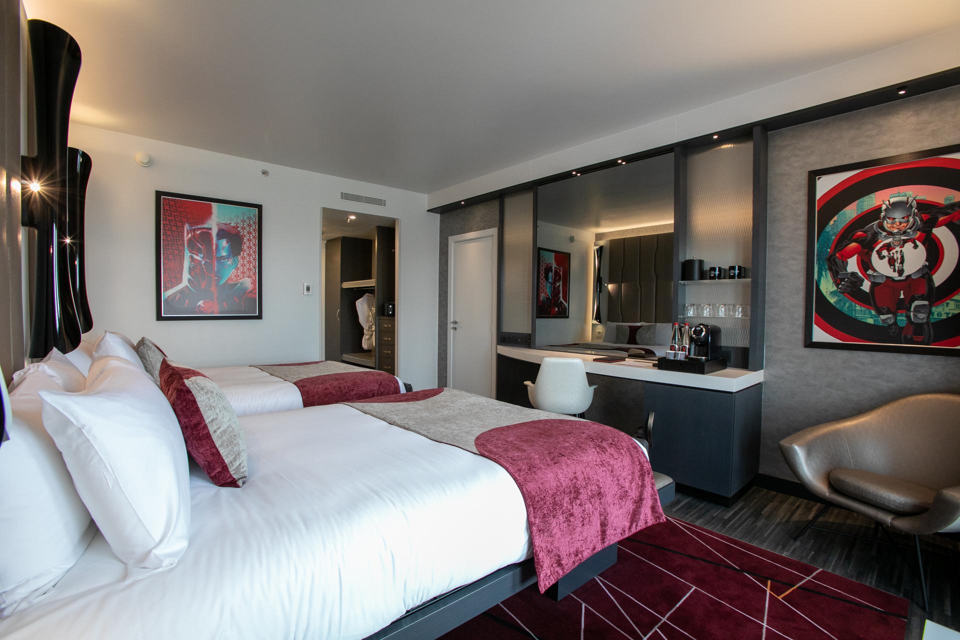 Disney S Hotel New York The Art Of Marvel Opens At Disneyland Paris