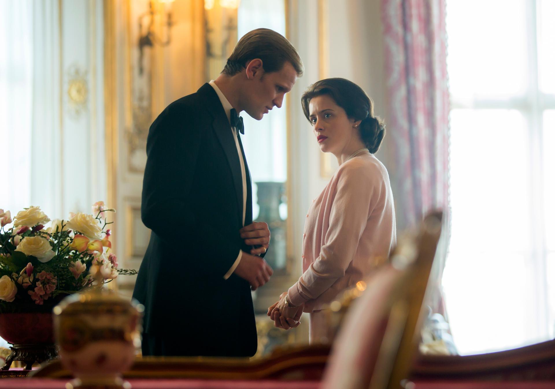 the crown: 'The Crown' producers apologise to Claire Foy and Matt Smith  over gender pay gap controversy - The Economic Times