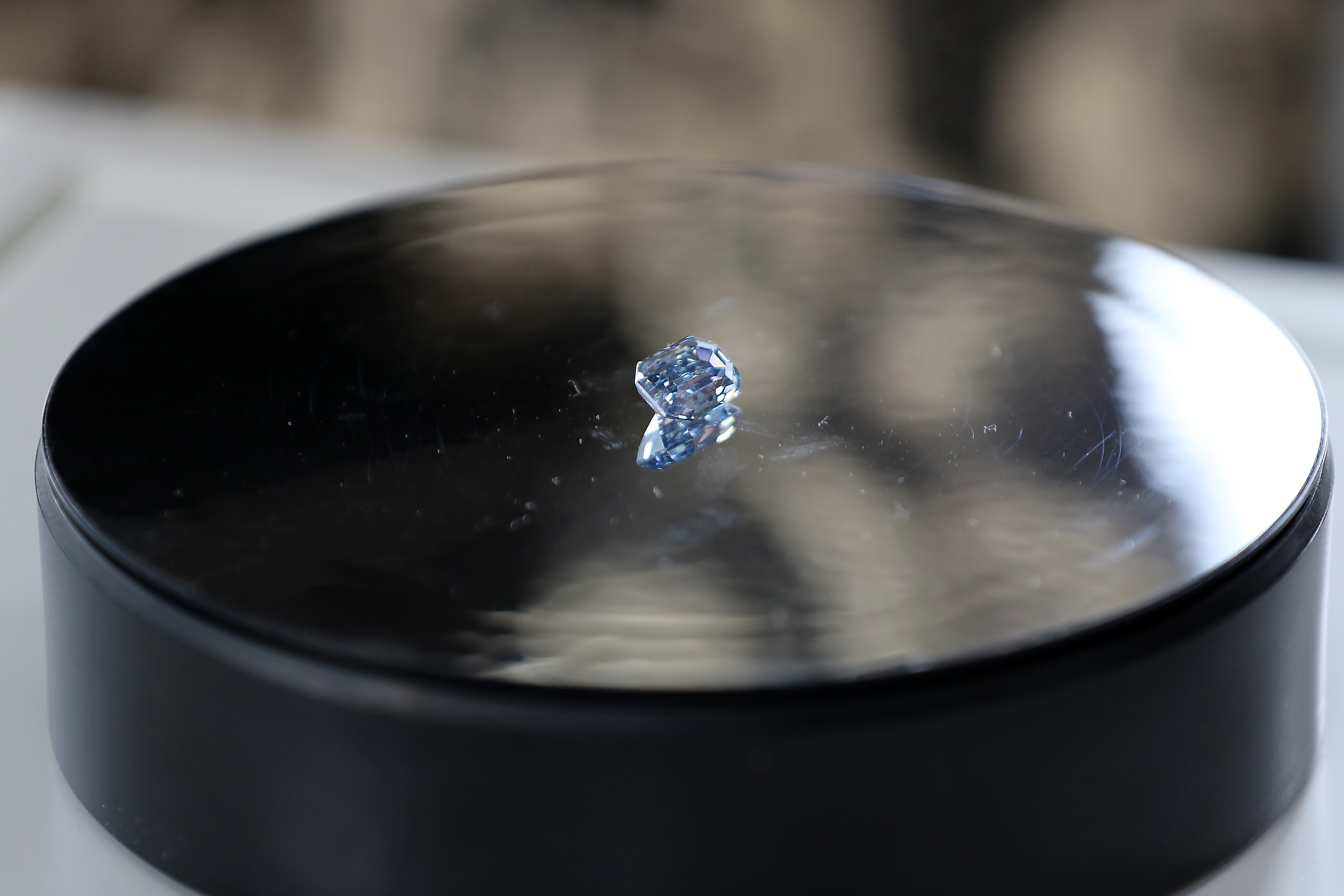 De Beers and Diacore purchase an exceptional 40 carat blue diamond