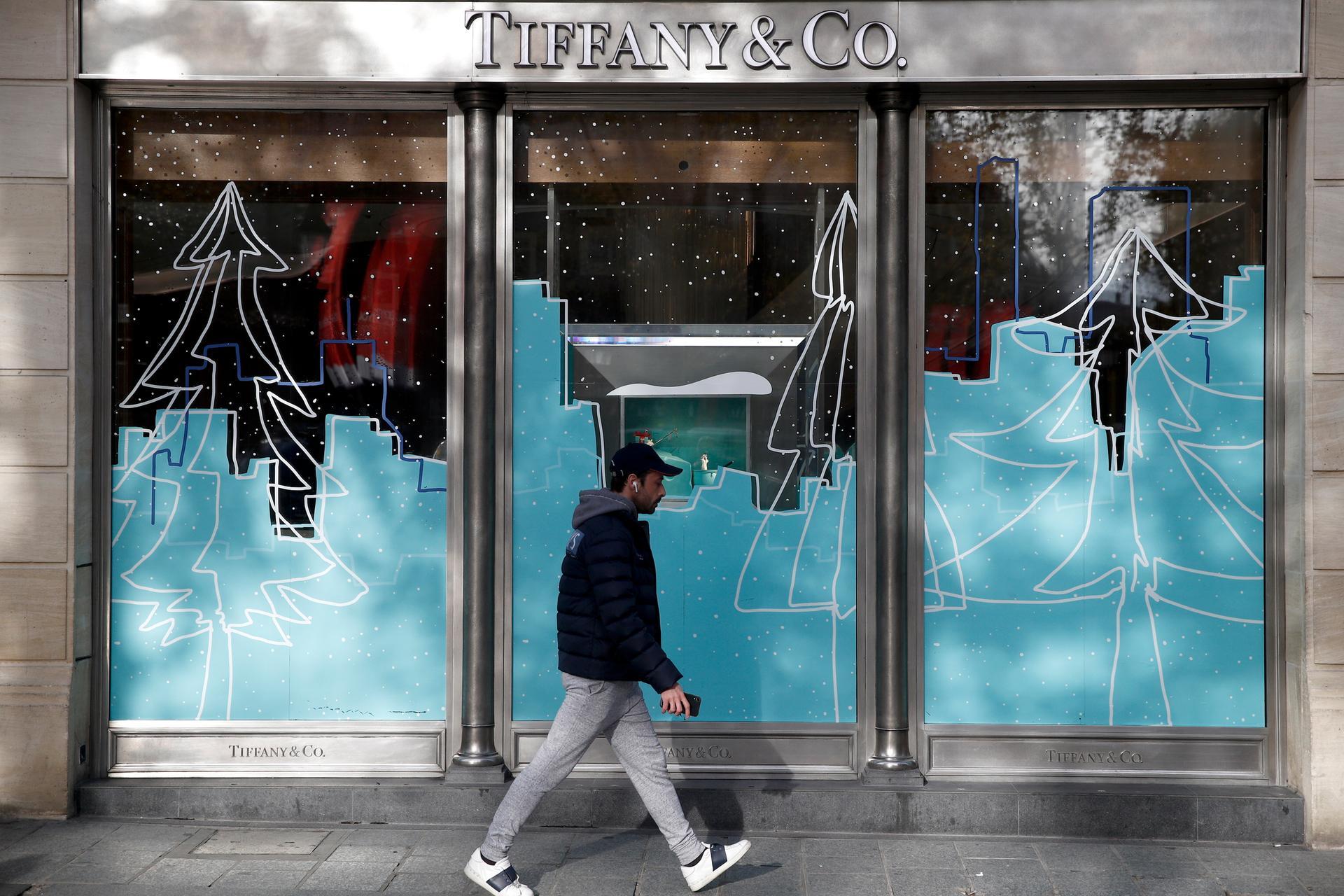French luxury group LVMH to buy Tiffany for $16.2 billion
