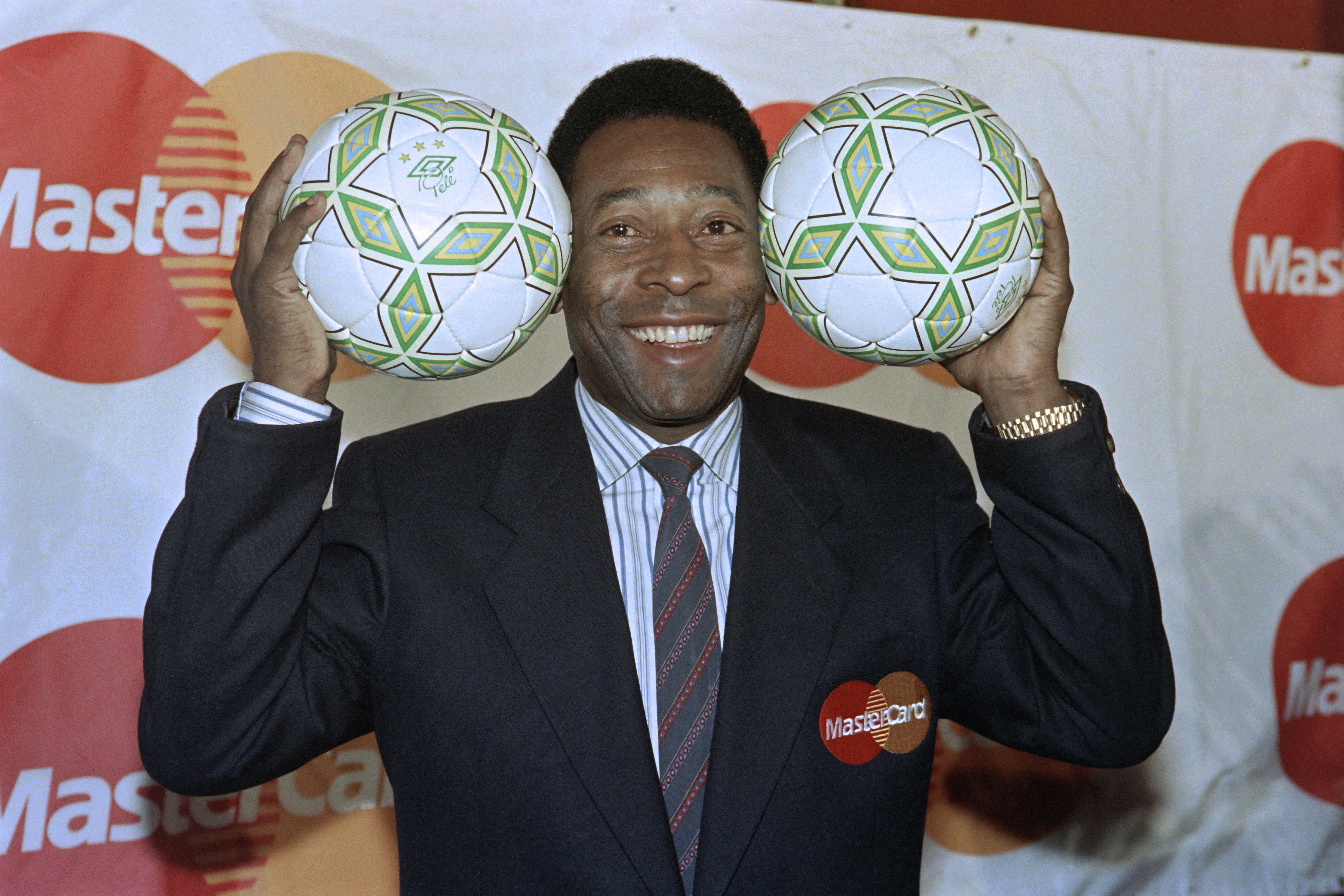 Pelé, Brazilian soccer star and 3-time World Cup winner, dies at 82