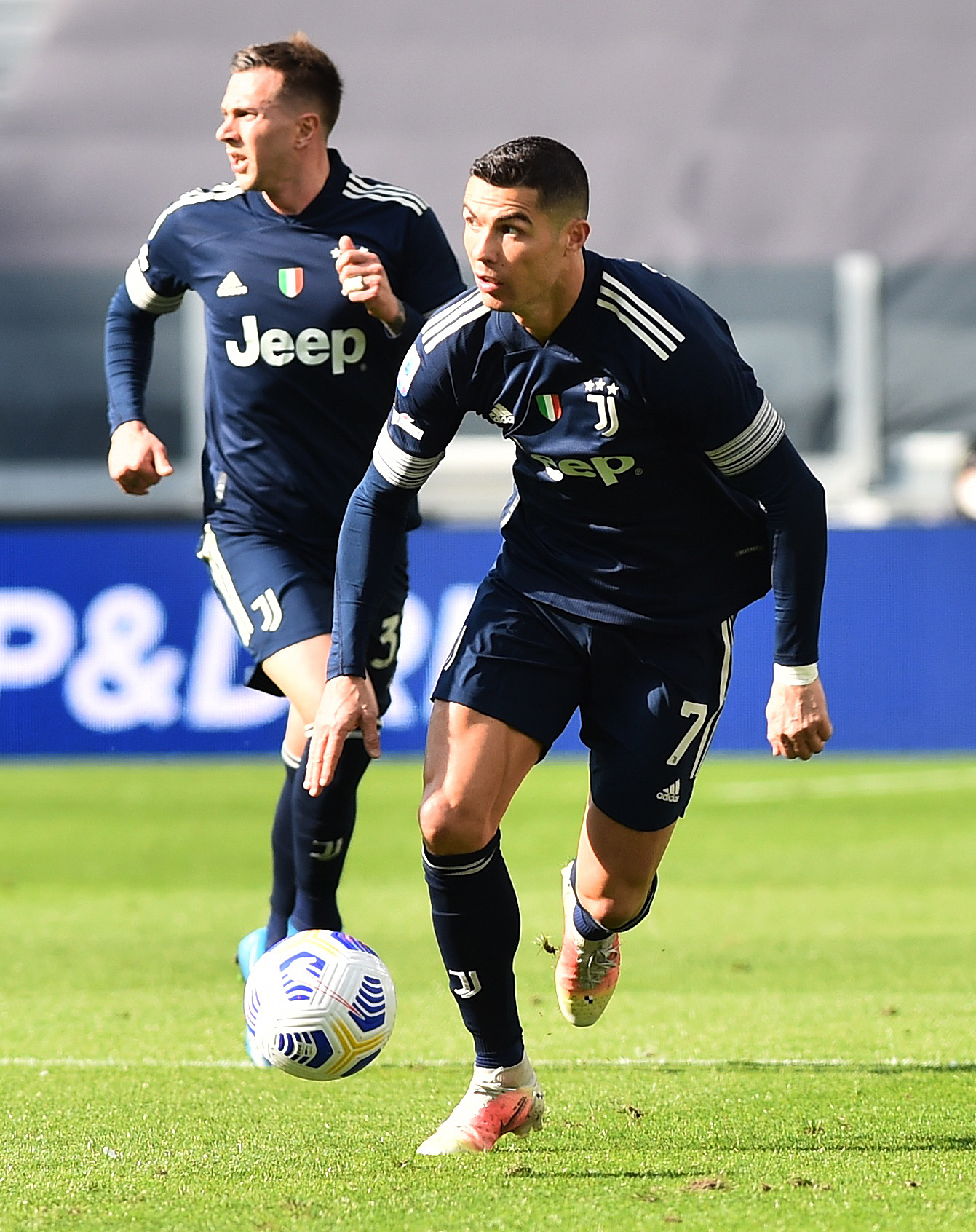 Juventus present Ronaldo with G.O.A.T. 770 shirt for passing