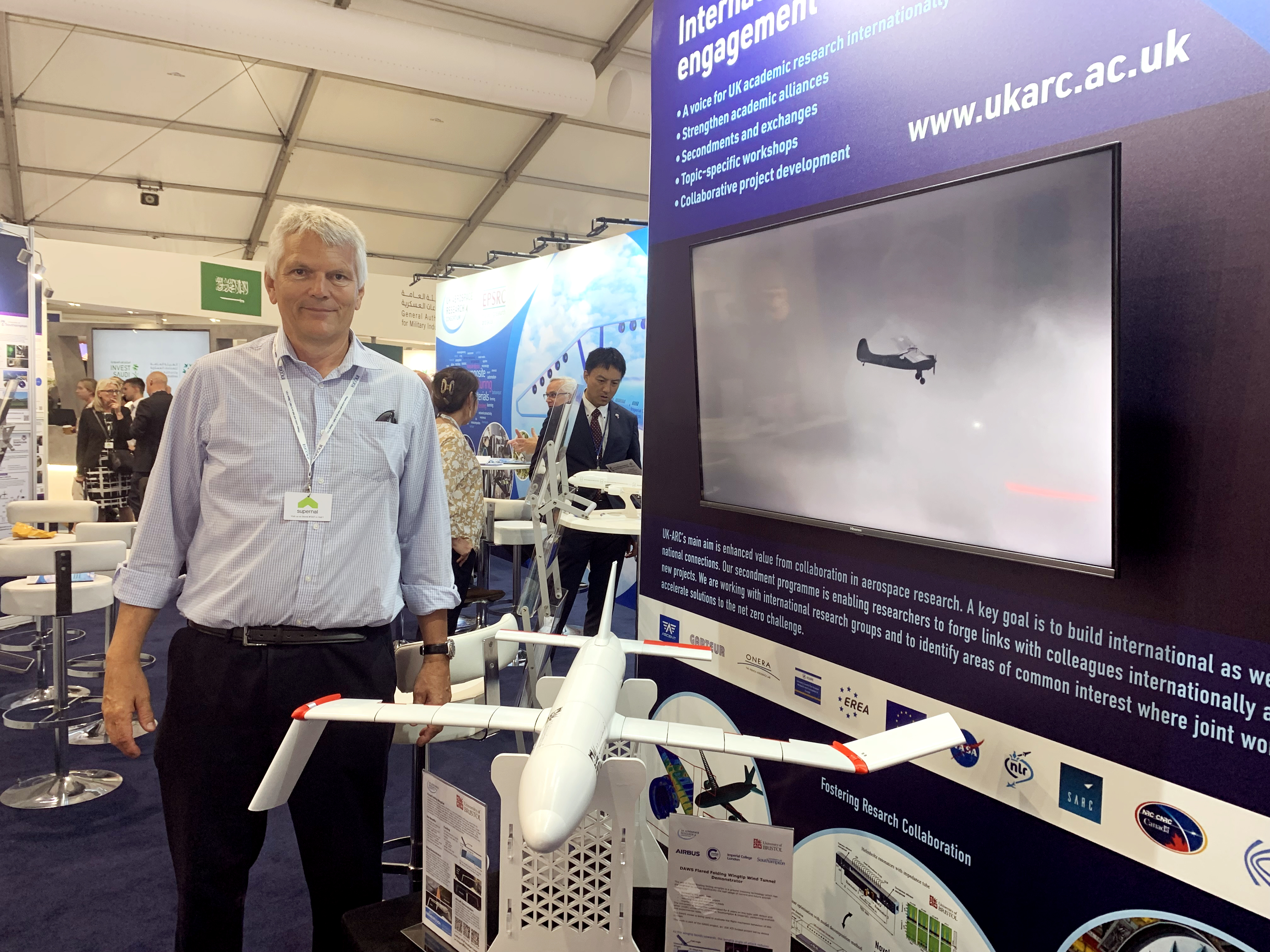 UK student project develops foldable wings for air travel