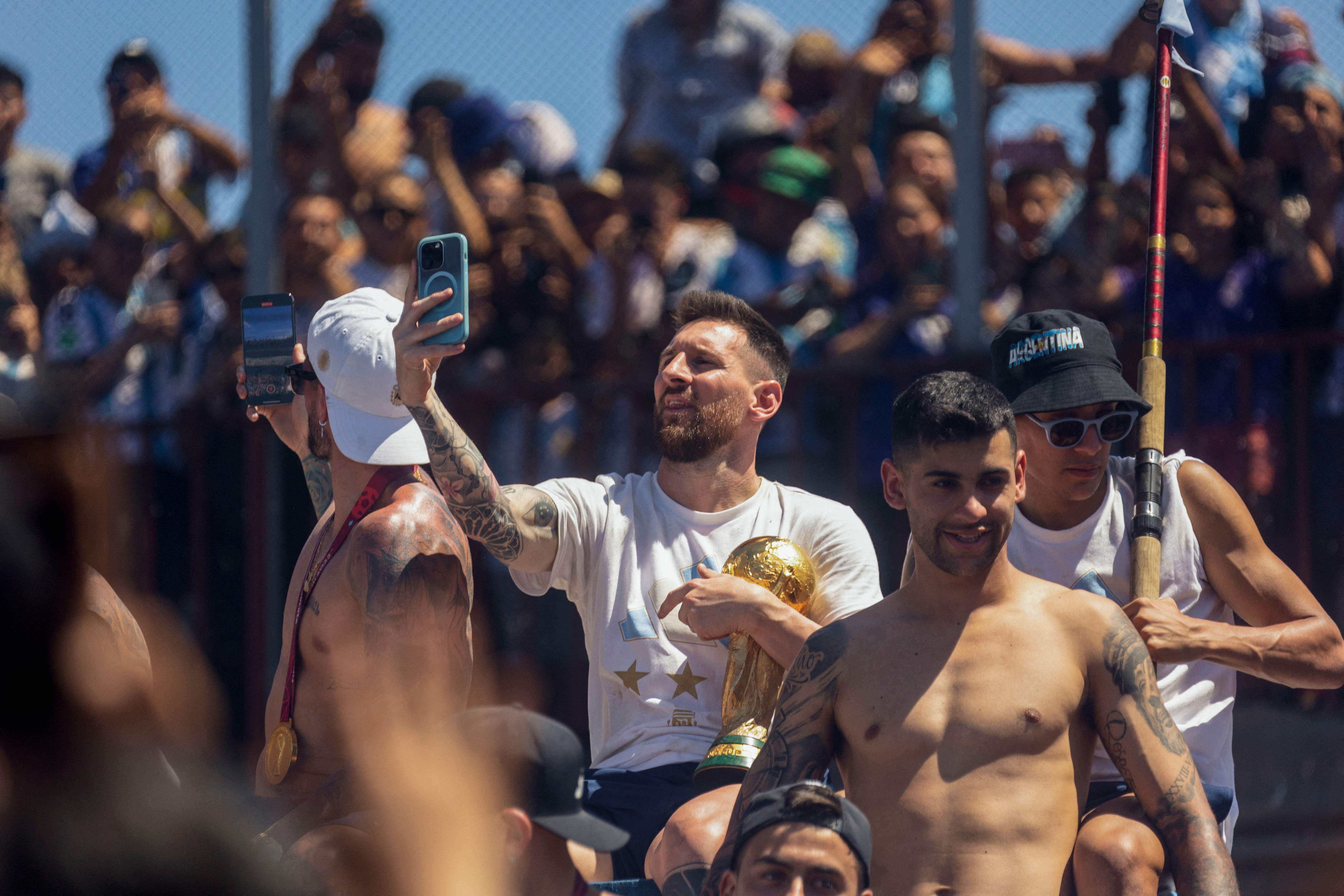 World Cup: Lionel Messi and Argentina see bus parade ABANDONED due to  safety fears